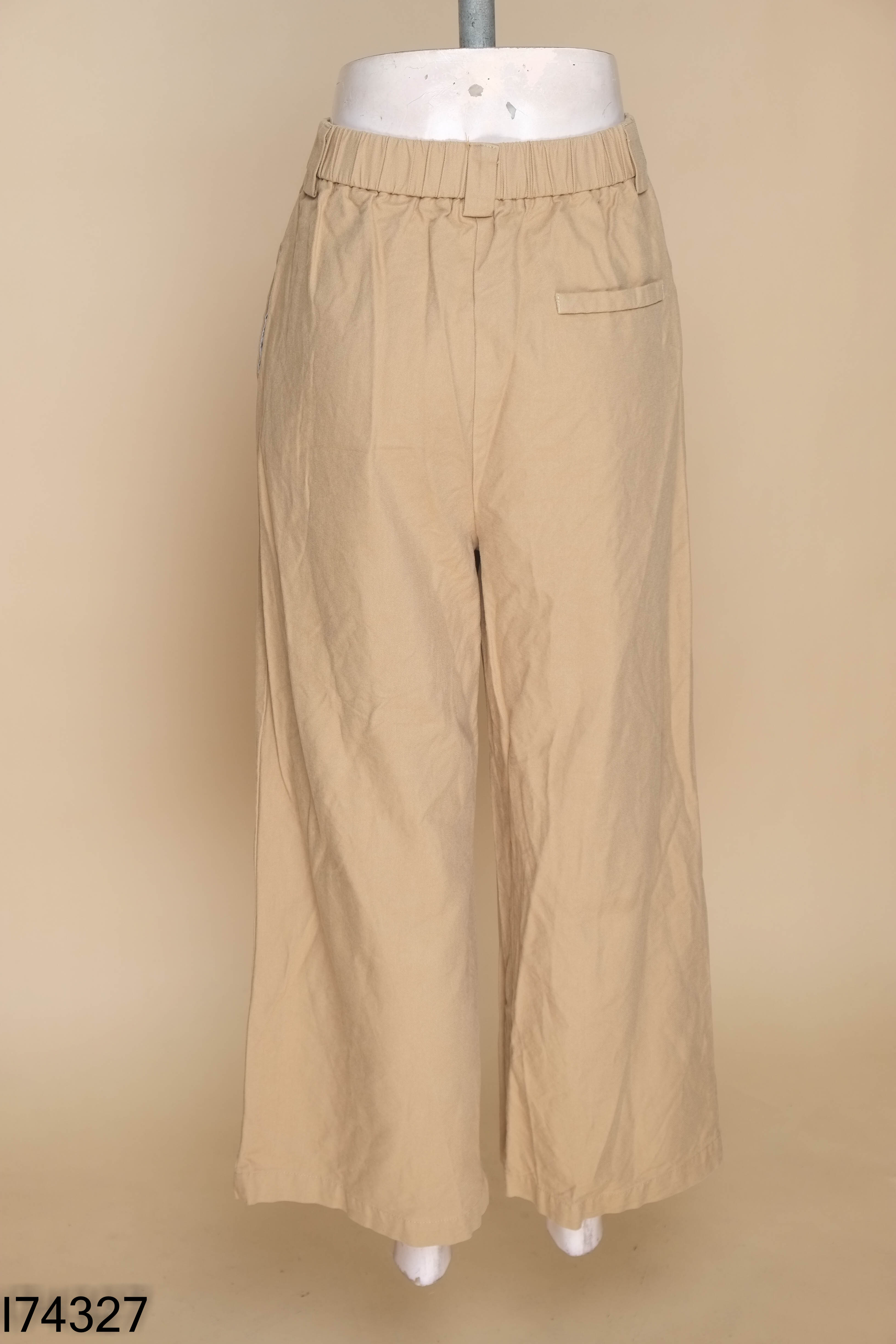 Quần kaki suông nâu be