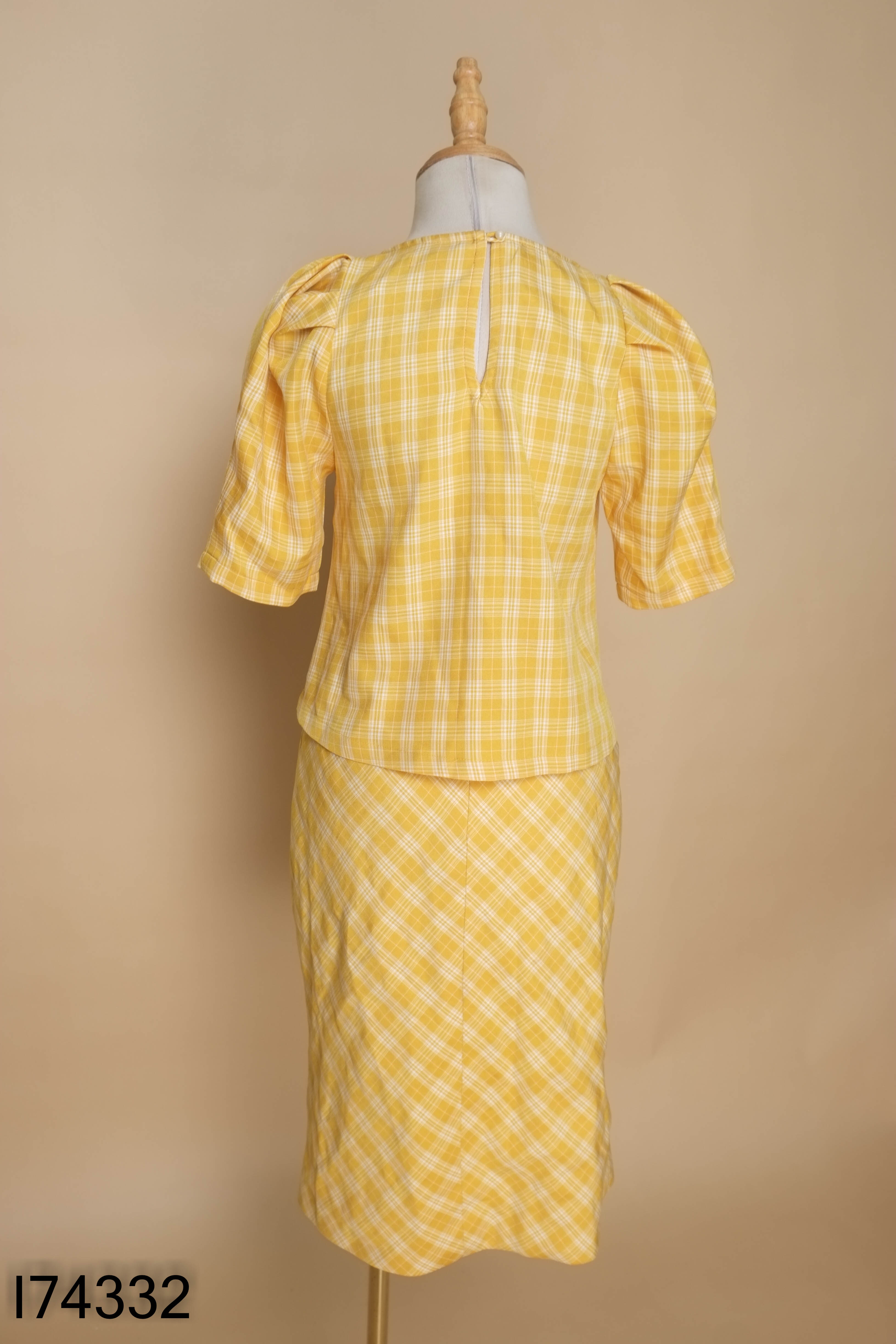 Set vàng kẻ D.WEAR HOUSE+váy