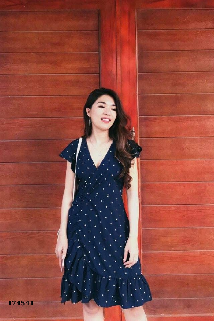 Váy xanh than chấm bi