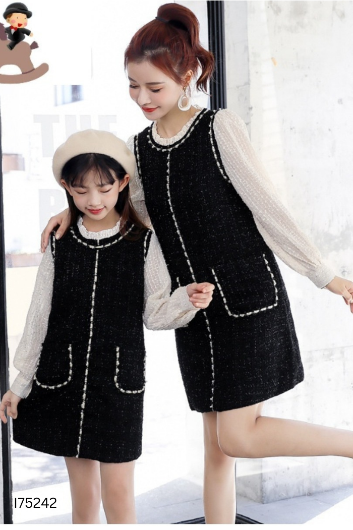 Váy đen phối be đính hạt