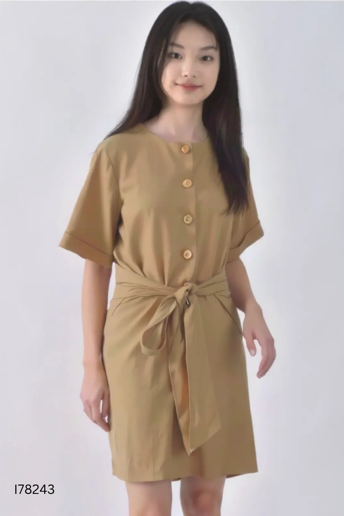 Váy nâu trơn phối khuy bọc