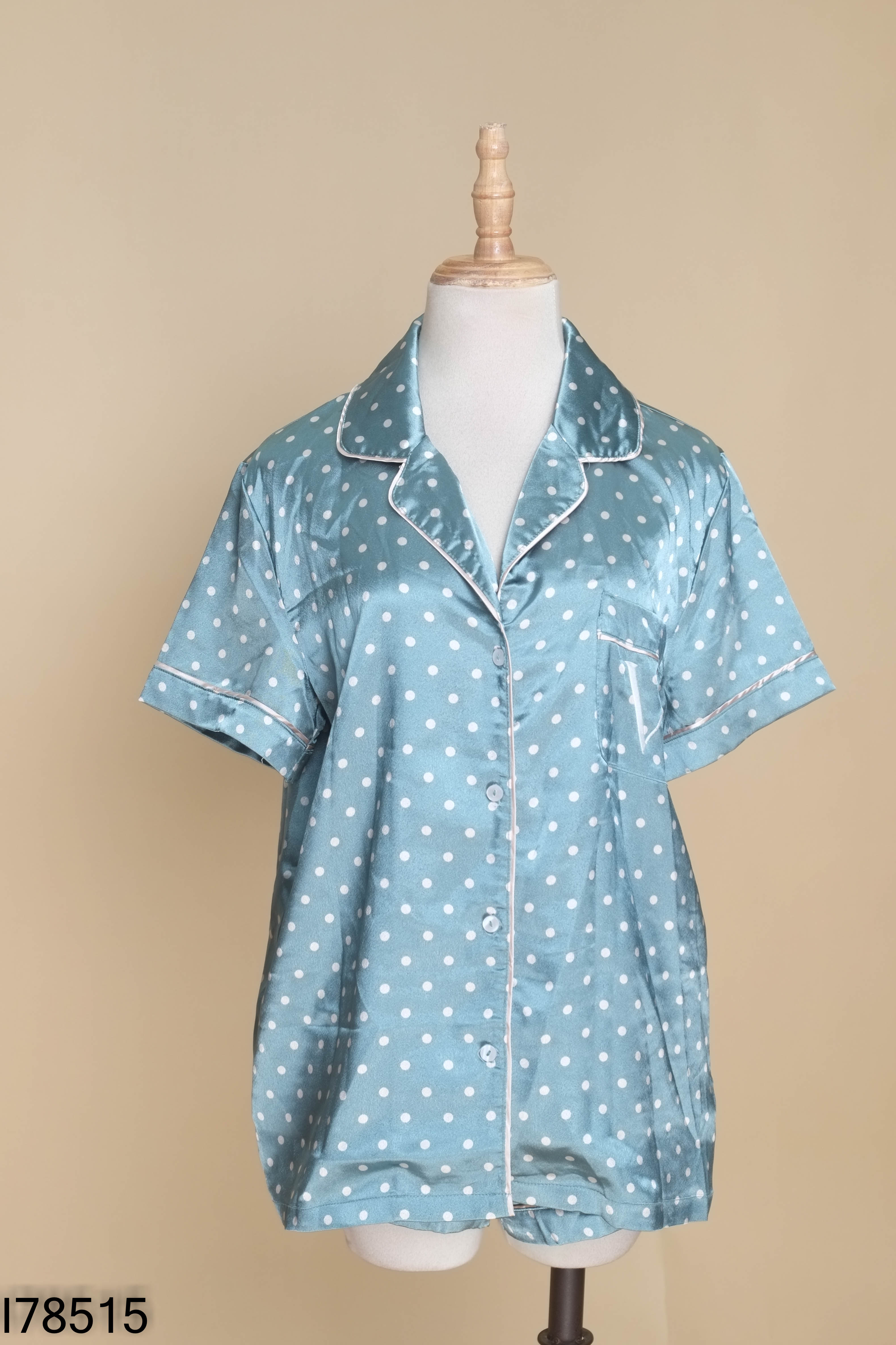 Set áo ngủ xanh chấm bi + quần short