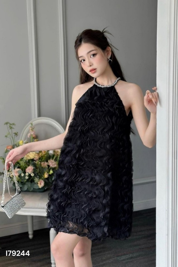 Váy lưới đen họa tiết sóng