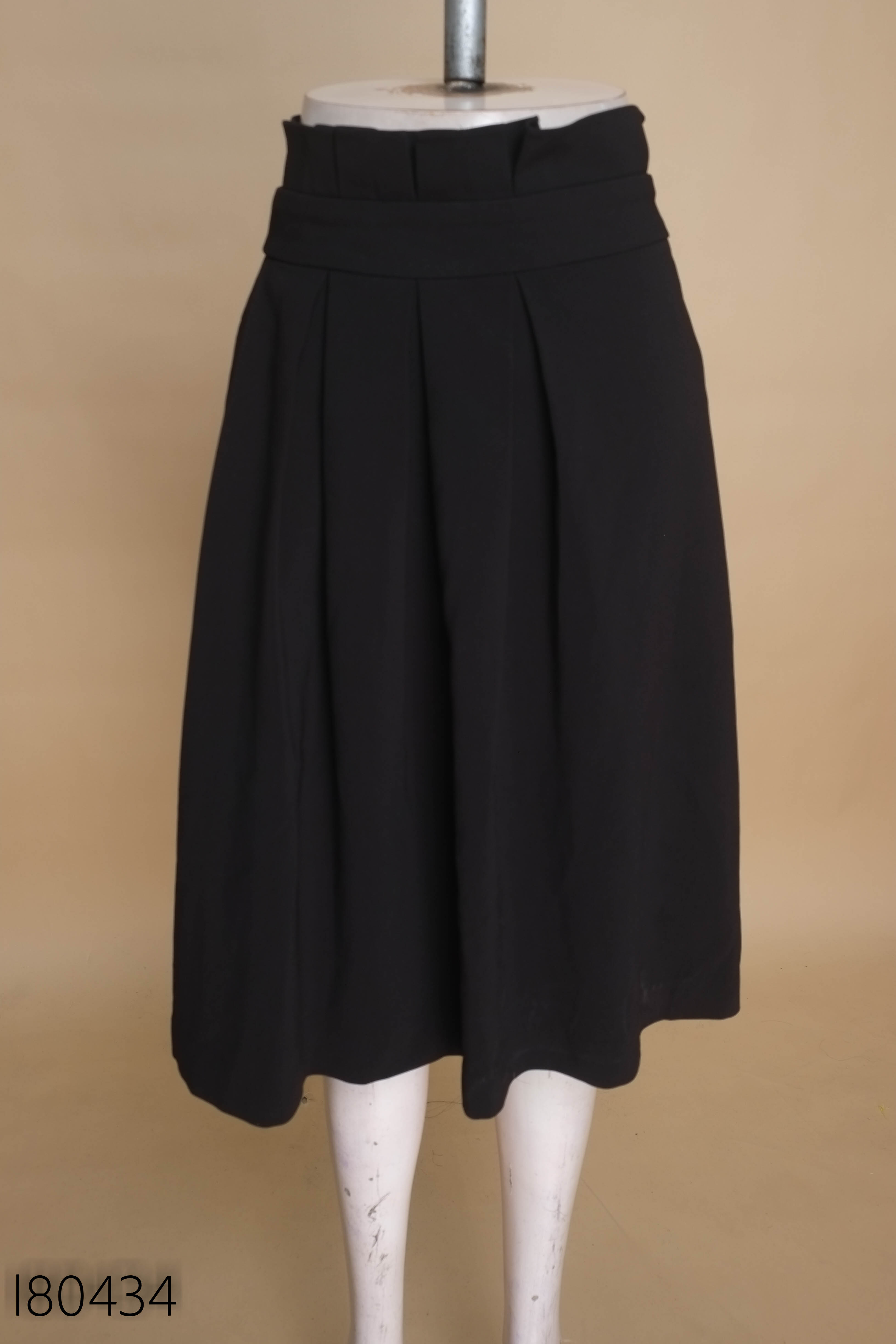 Chân váy đen IVY MODA trơn