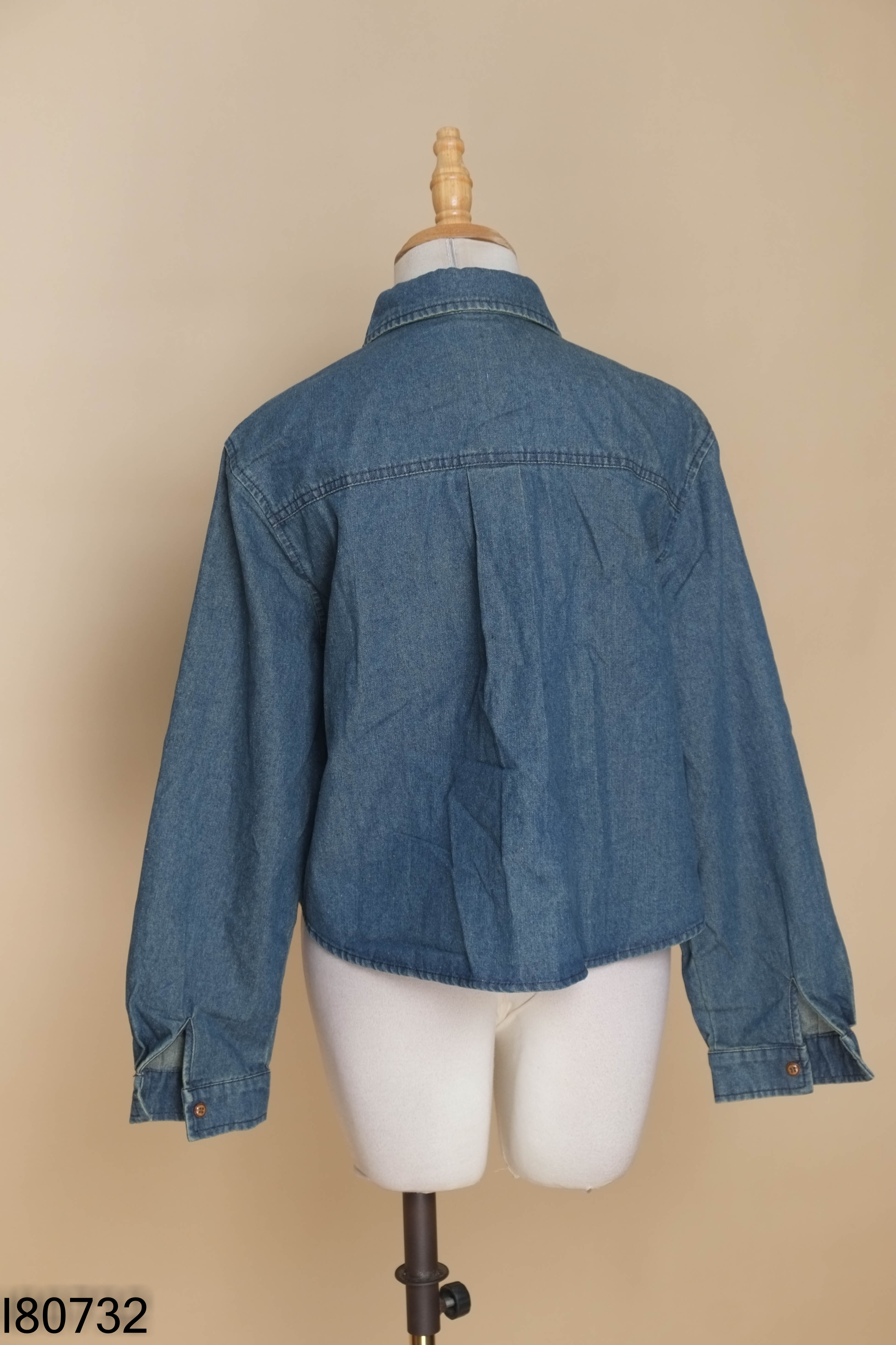 Áo denim xanh crotop