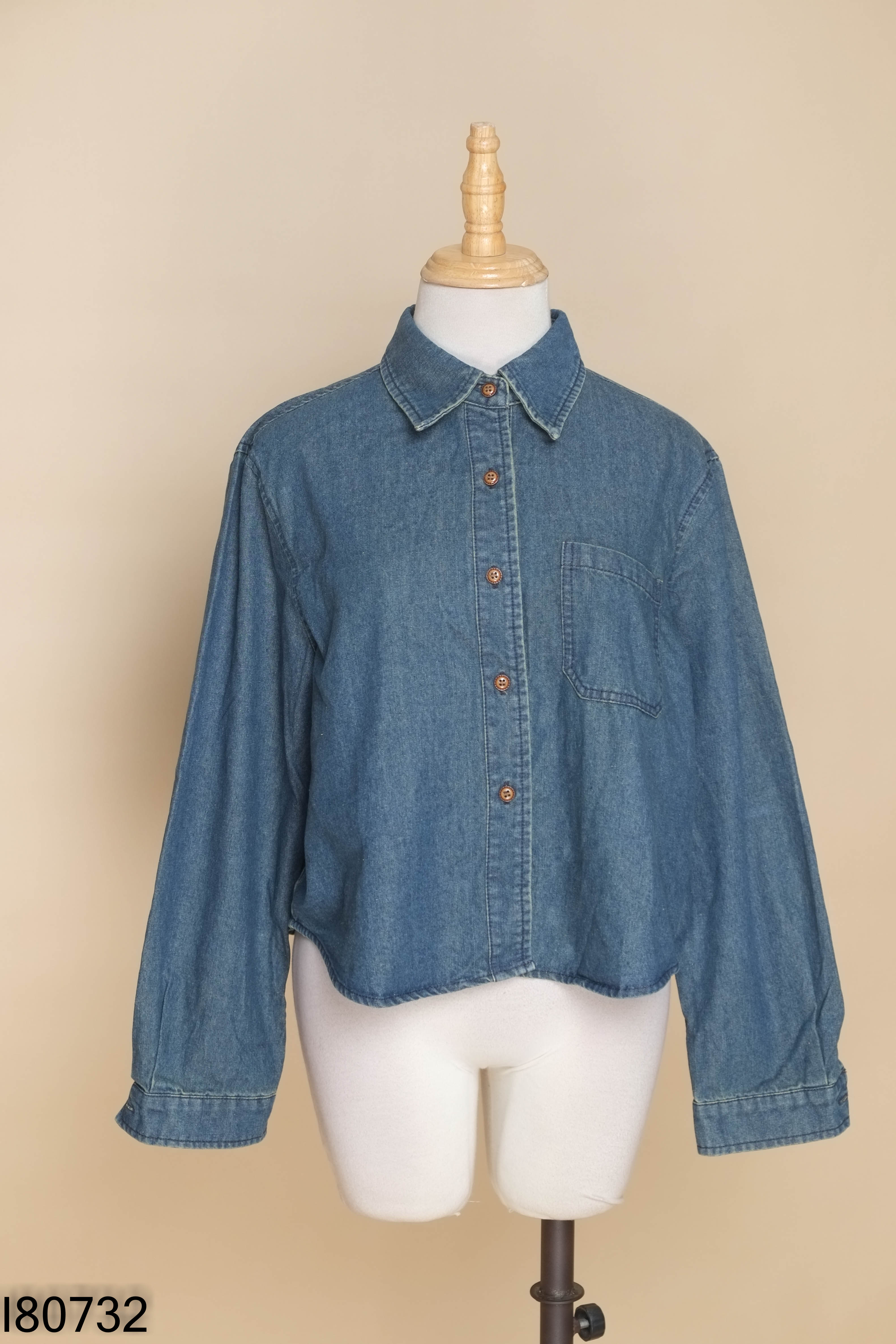 Áo denim xanh crotop