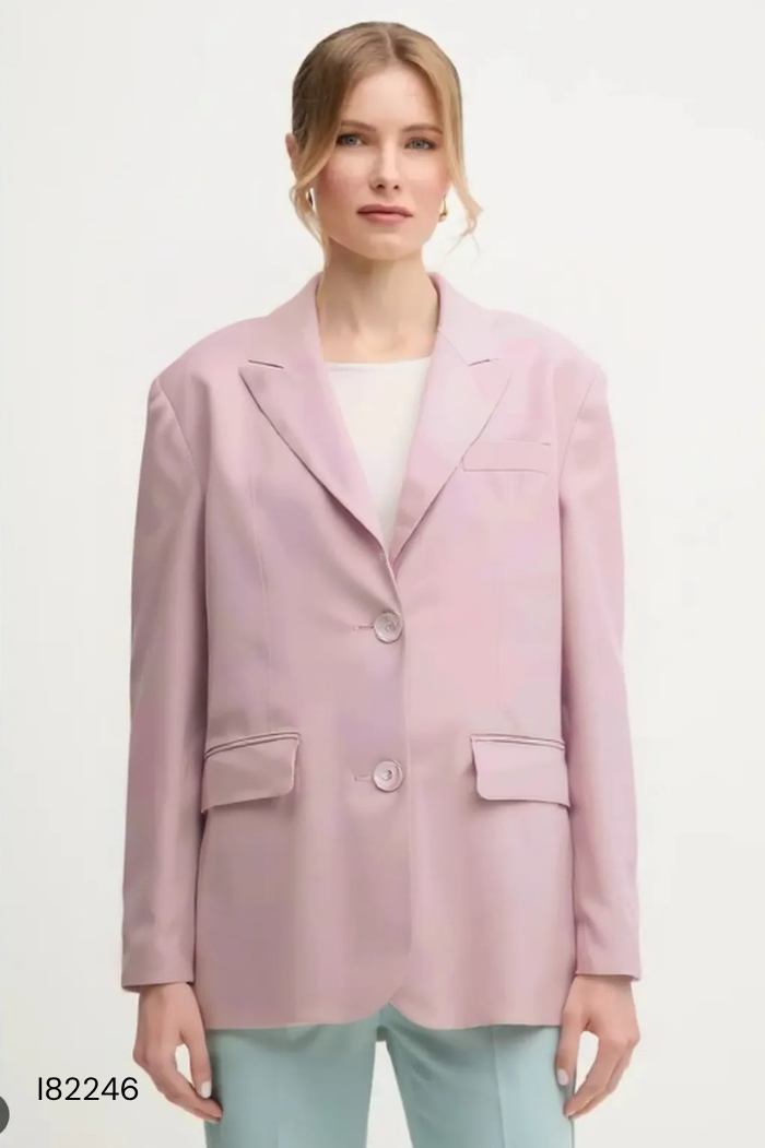 Áo blazer hồng dáng oversize