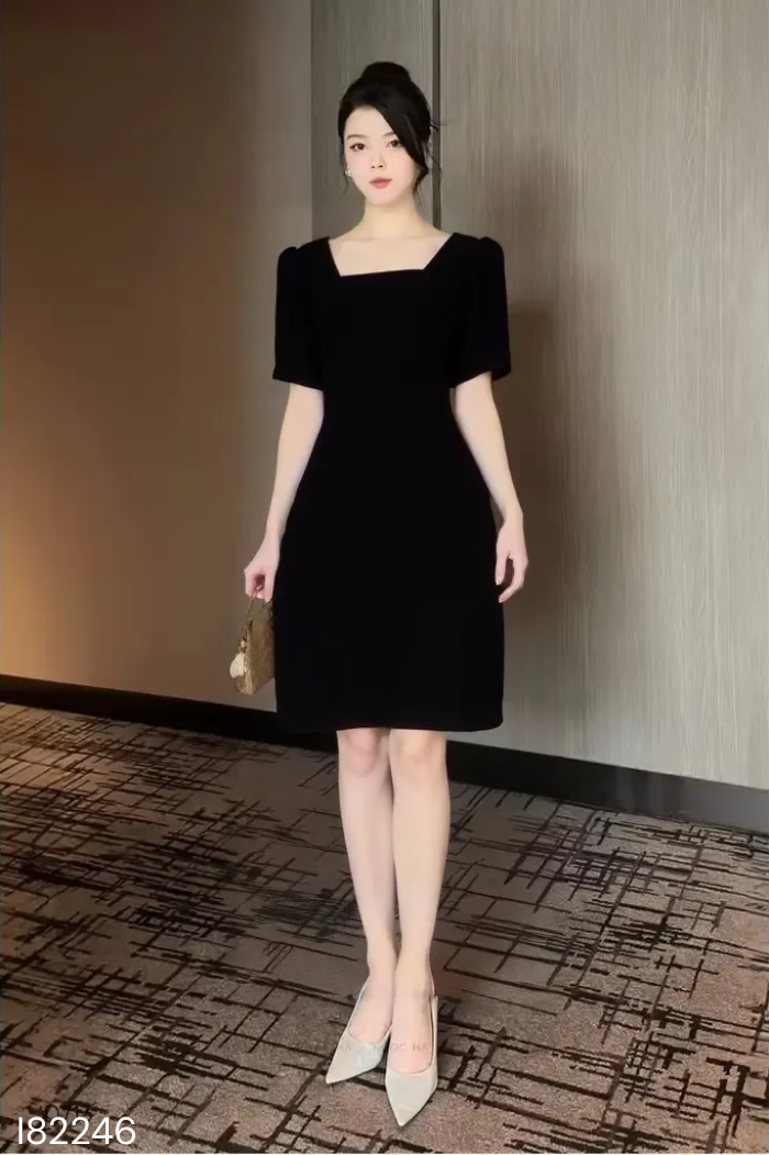 Váy đen TRENDY APPAREL cổ vuông