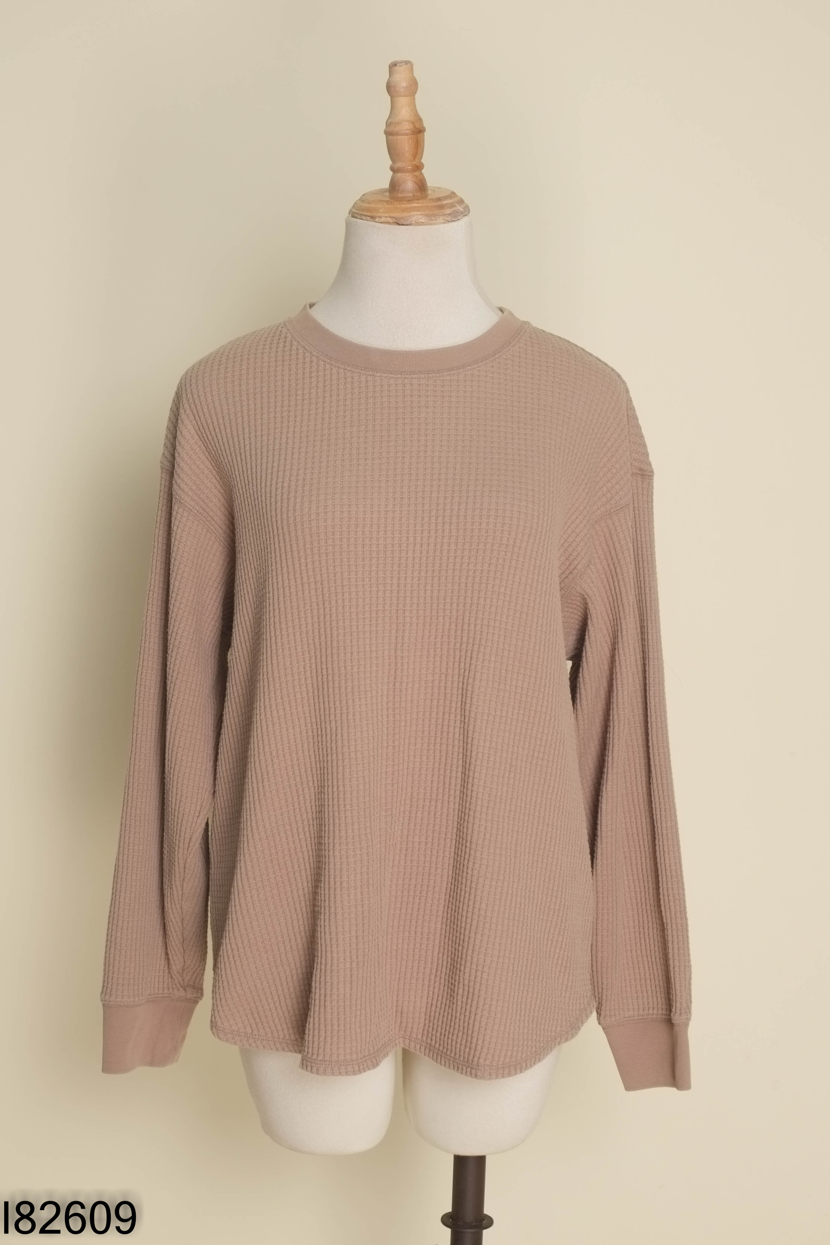 Áo UNIQLO nâu dài tay