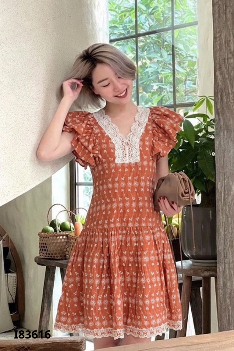 Váy hồng đất LETRANGER thêu hoa bèo