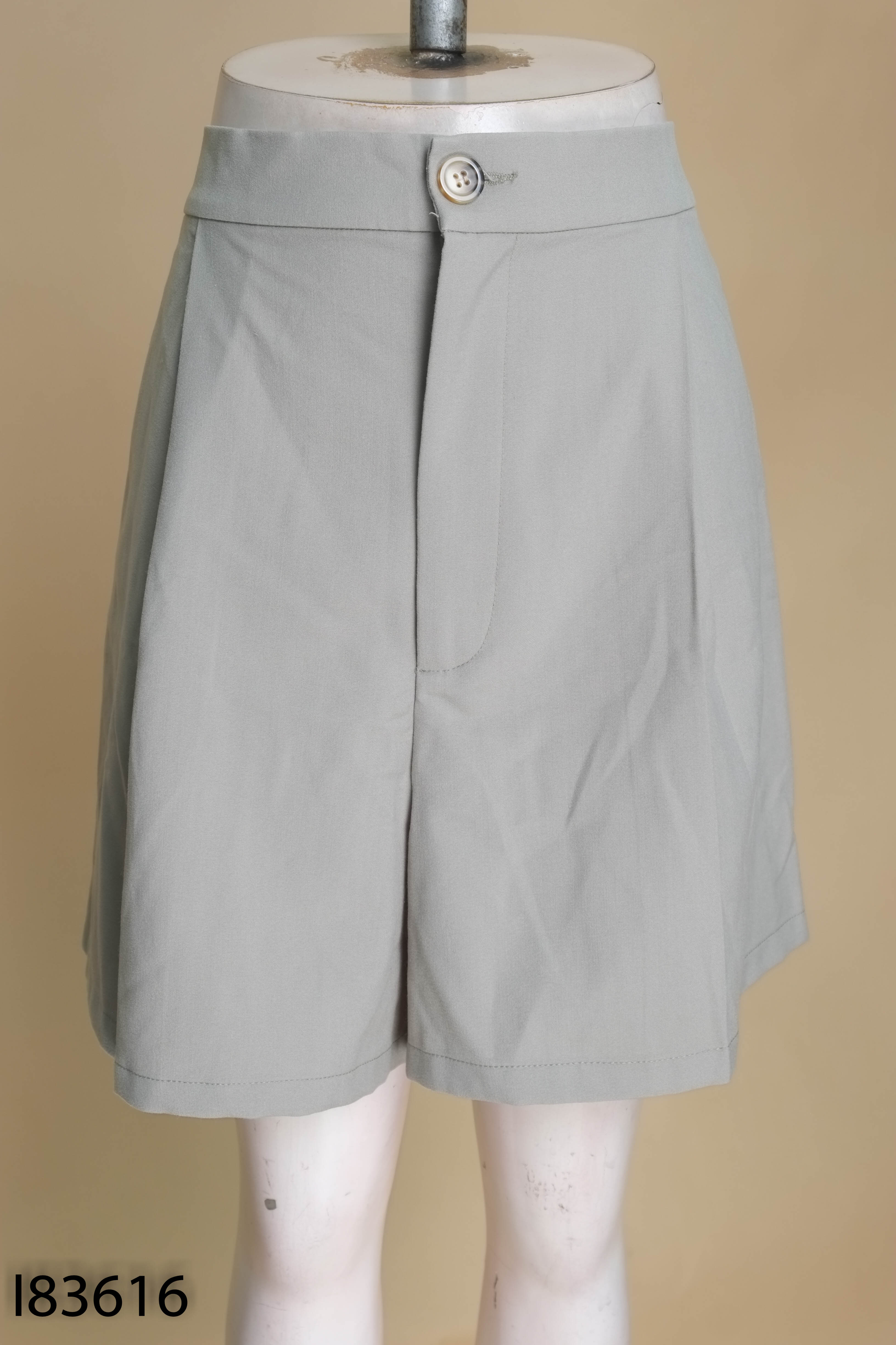 Quần shorts GLORIA JEANS xanh