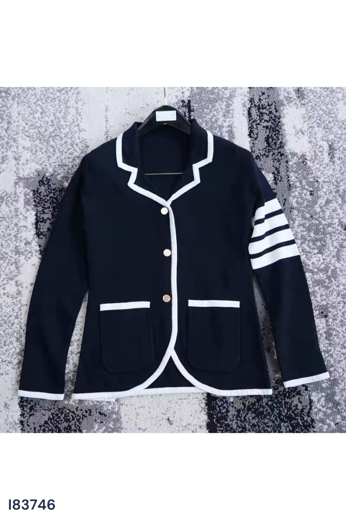 Cardigan xanh viền tắng