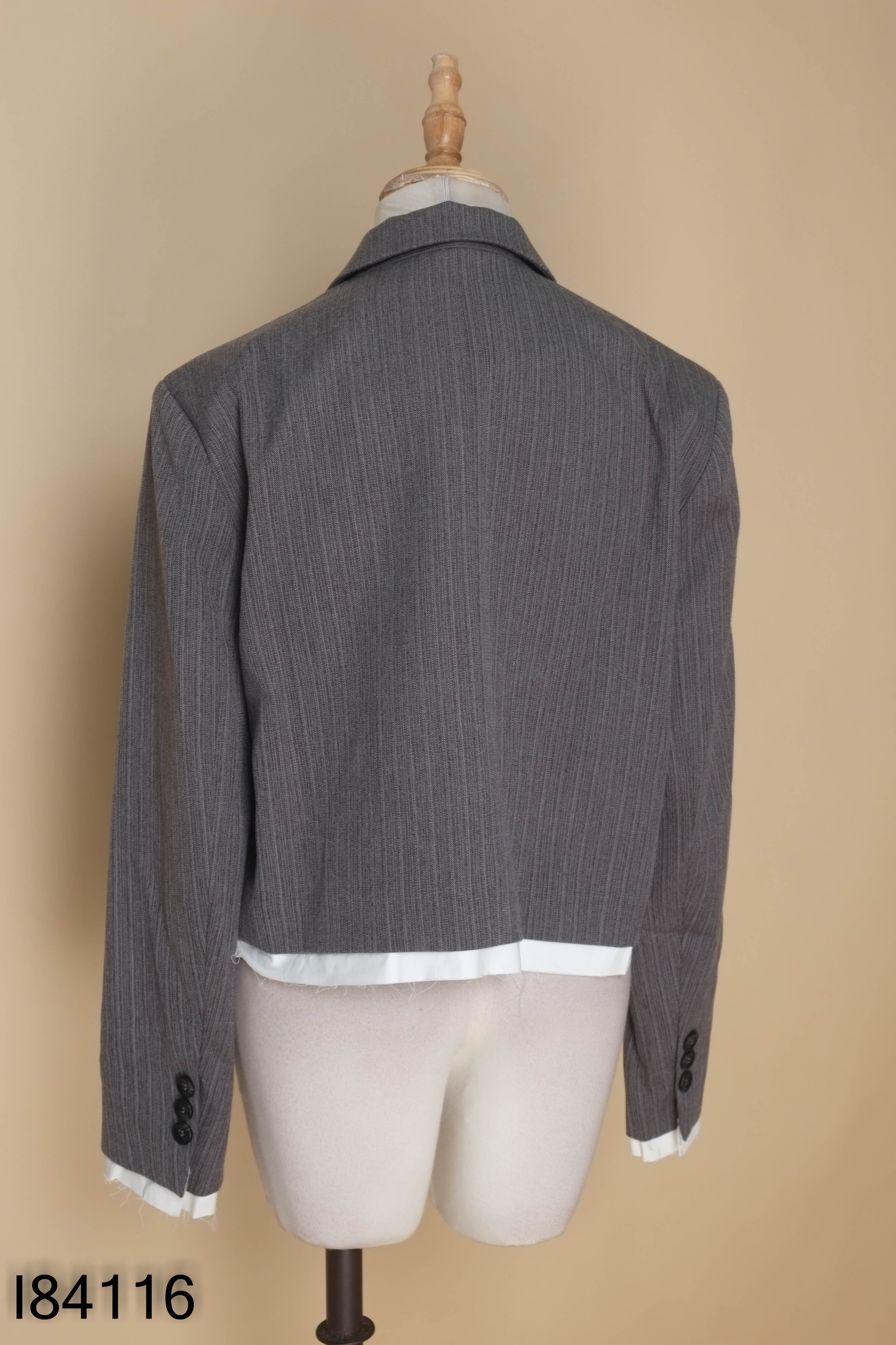Áo khoác vest xám đen viền trắng