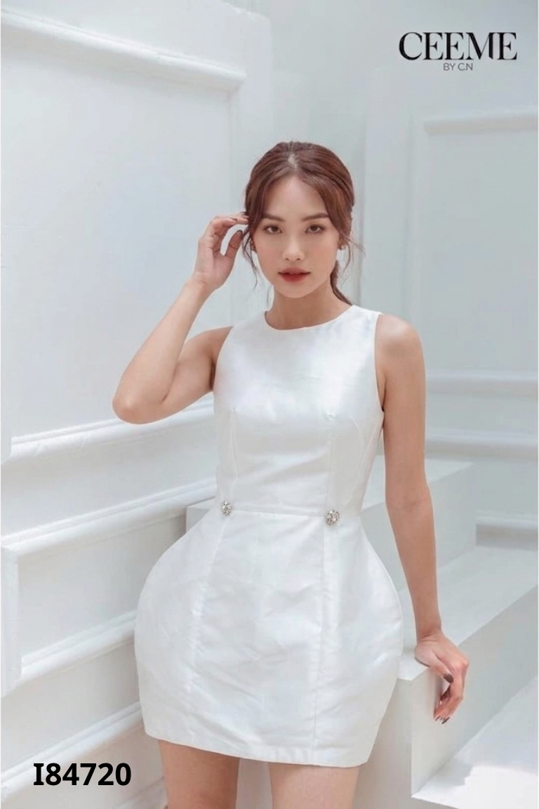 Váy trắng sát nách CEEME đính đá