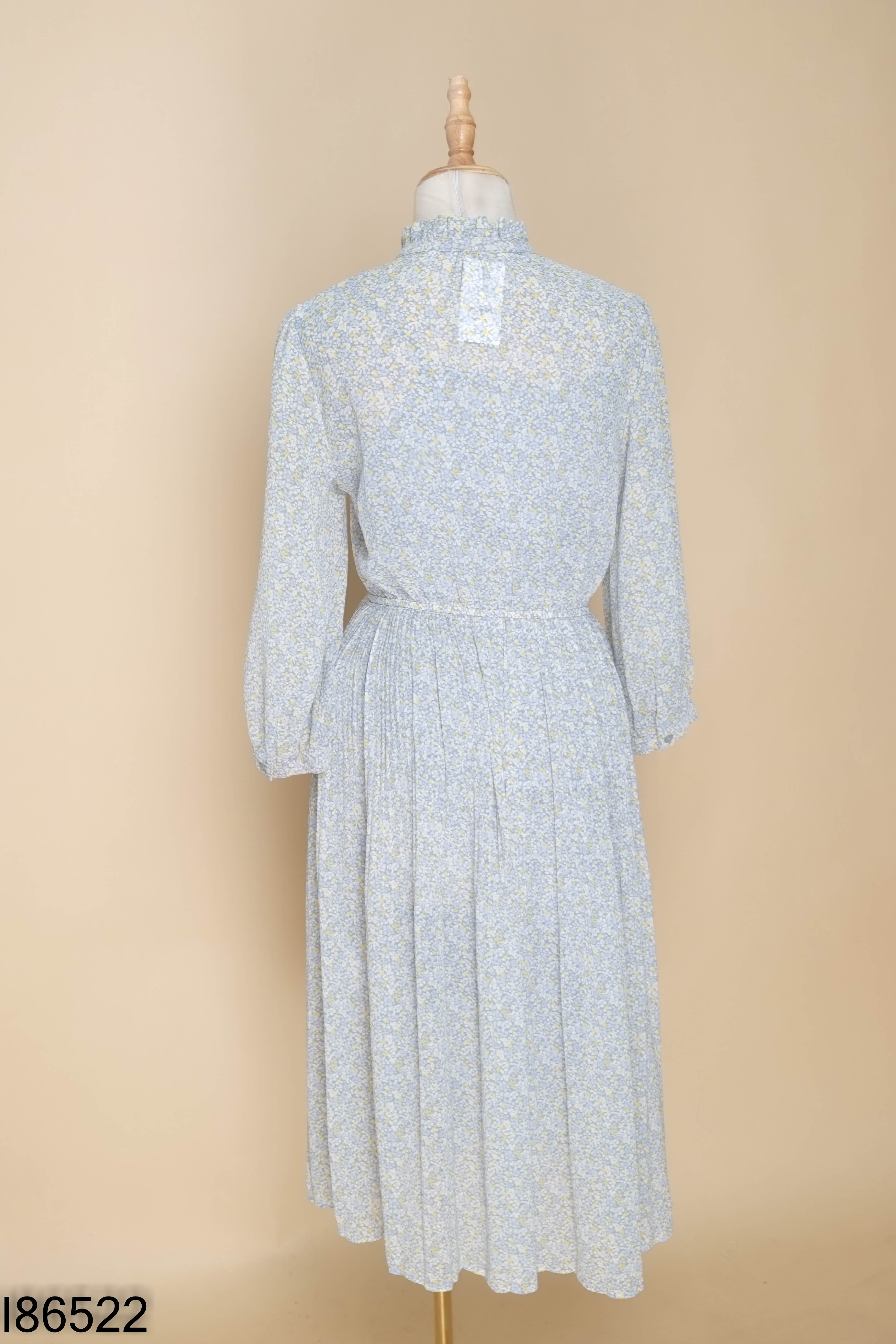 Váy xanh UNIQLO hoa dập ly