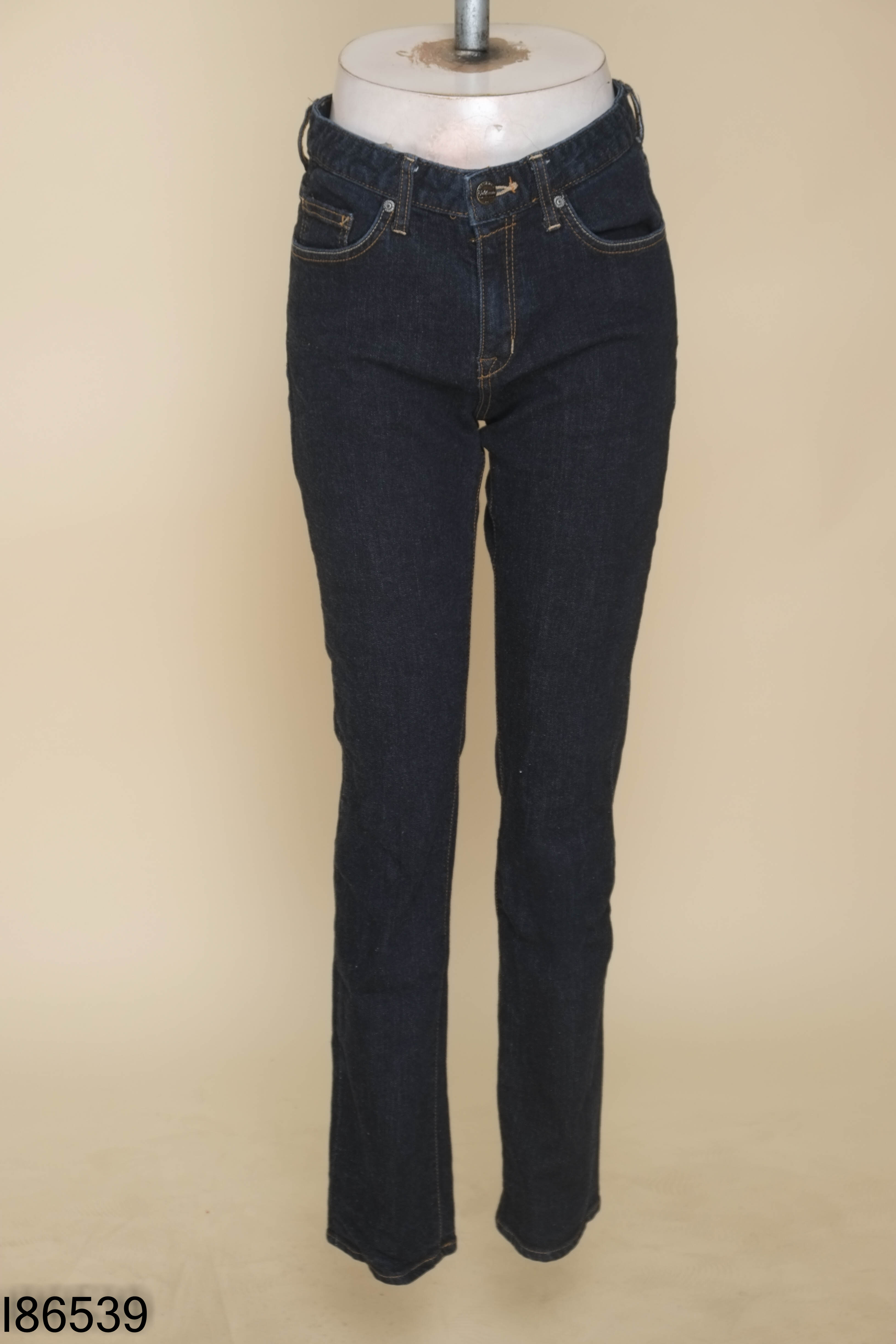 Quần jeans xanh đậm WHO.A.U
