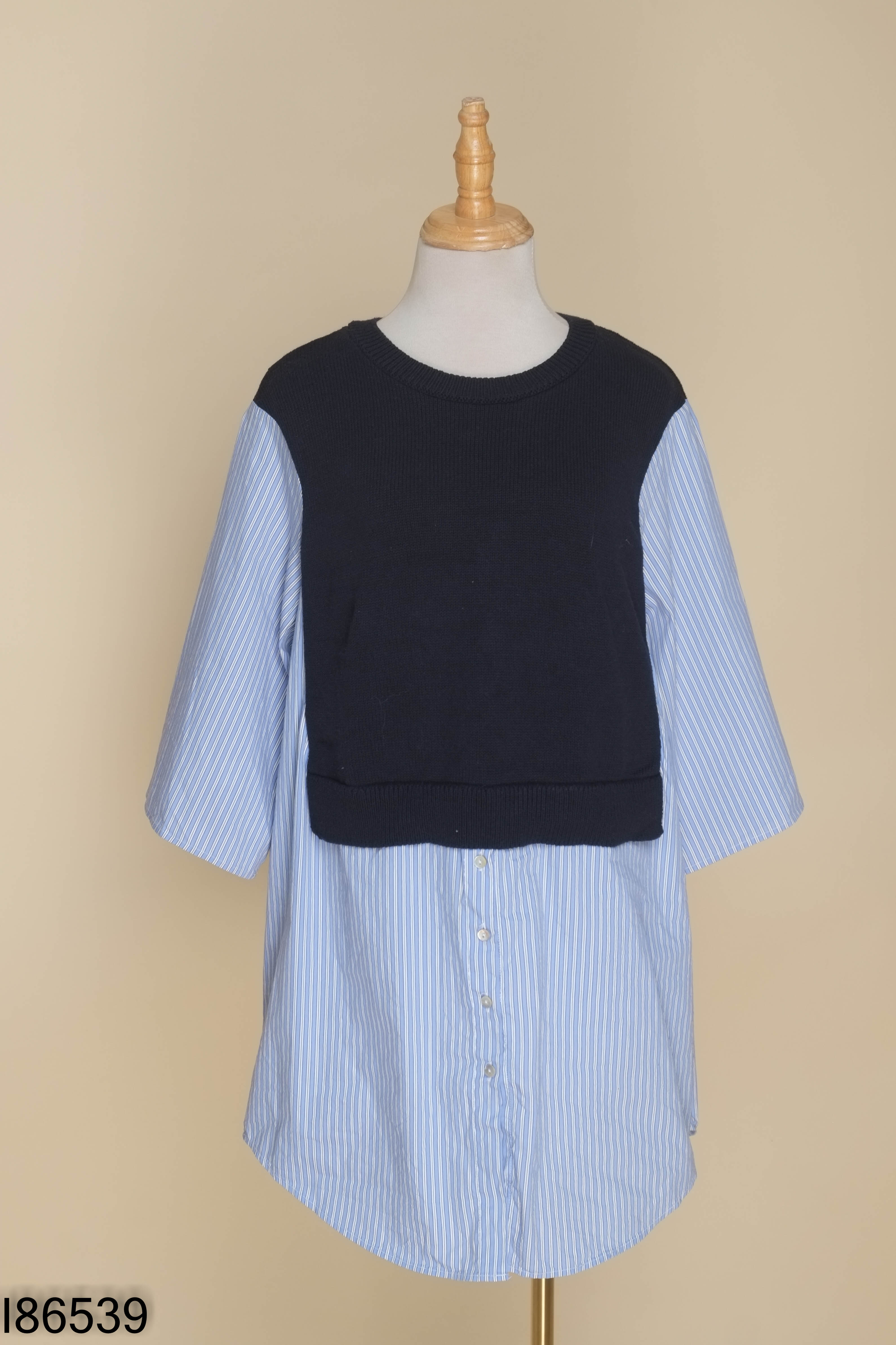 Áo len xanh ZARA phối sơ mi kẻ