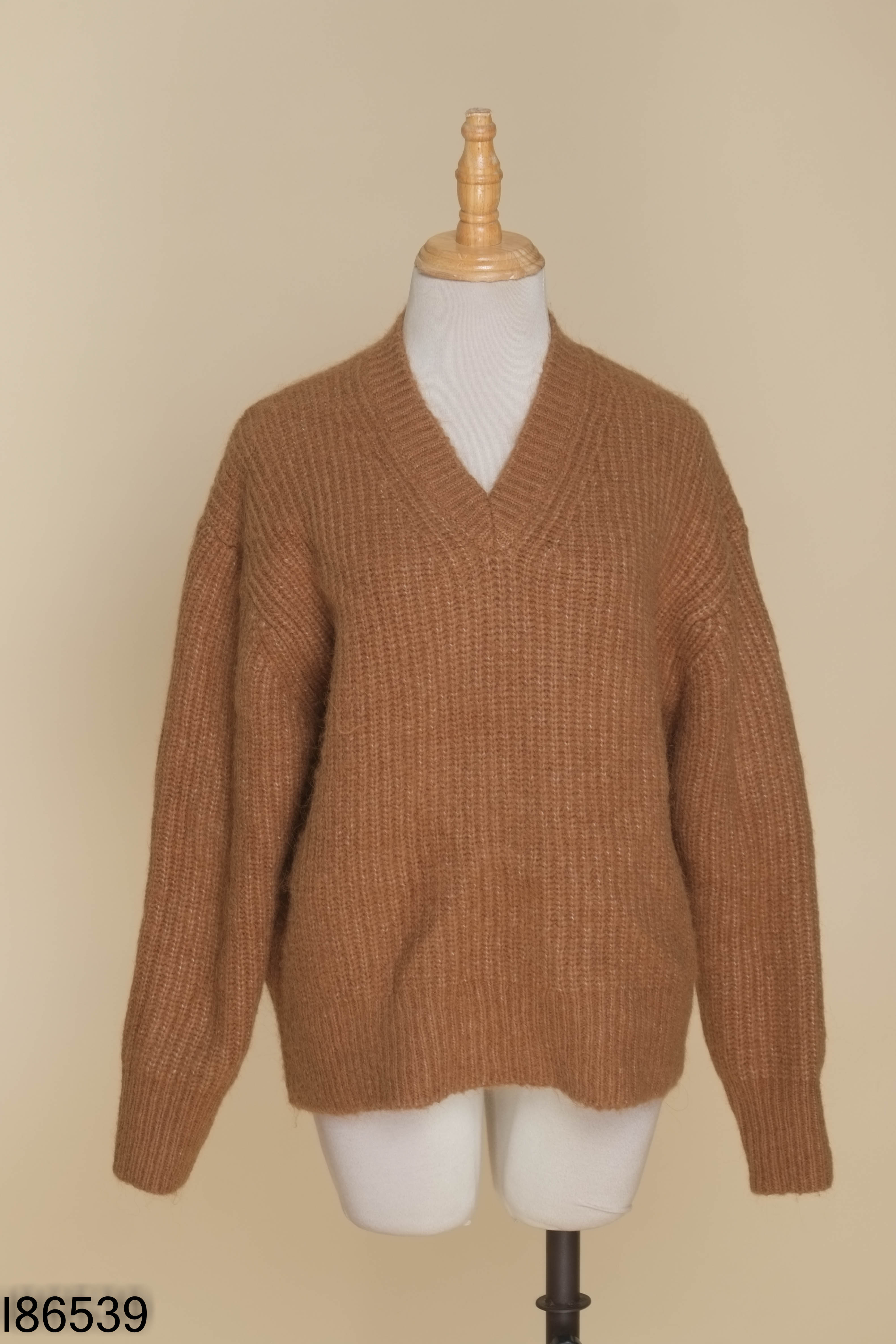 Áo len nâu UNIQLO cổ tim