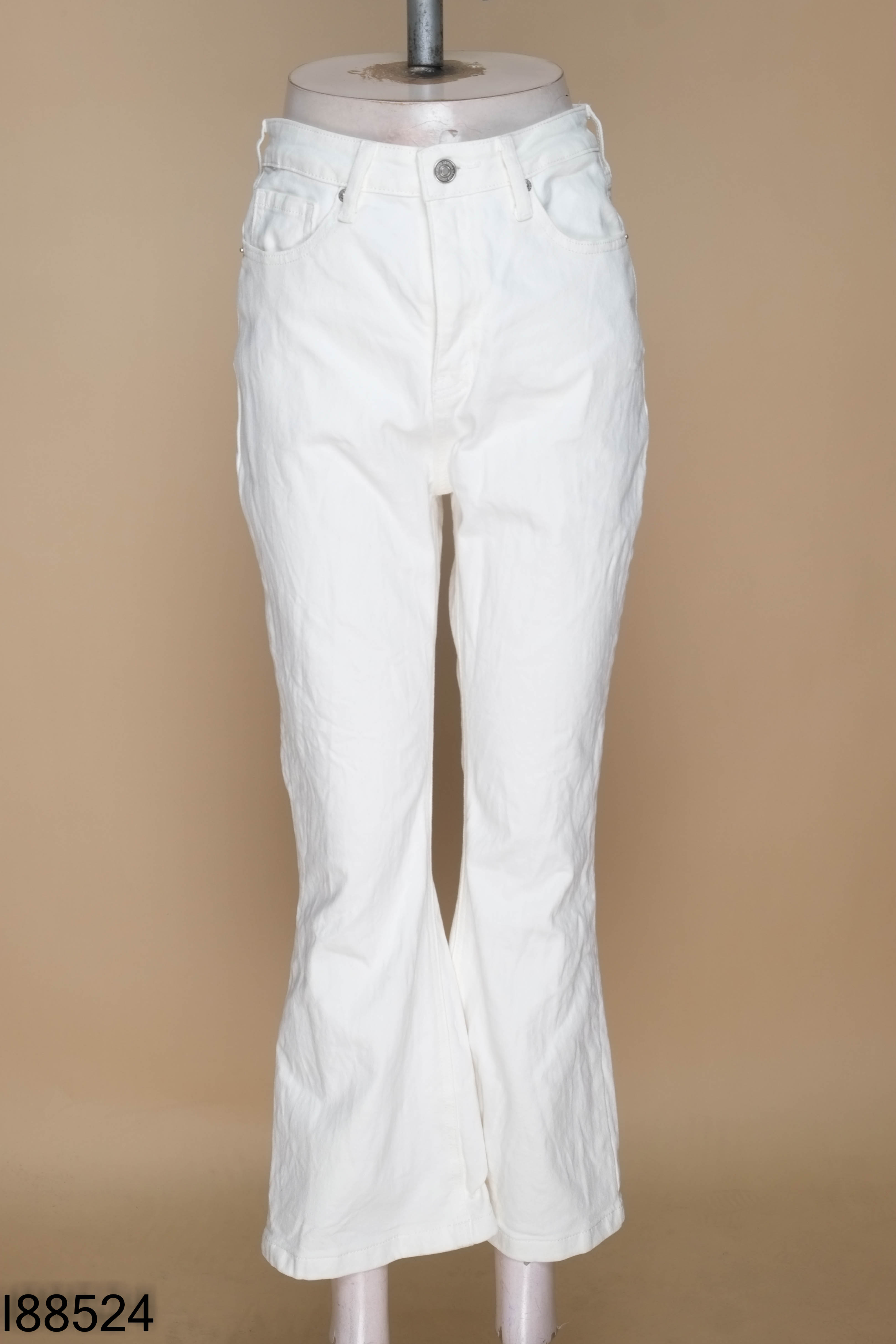 Quần jeans trắng ống loe