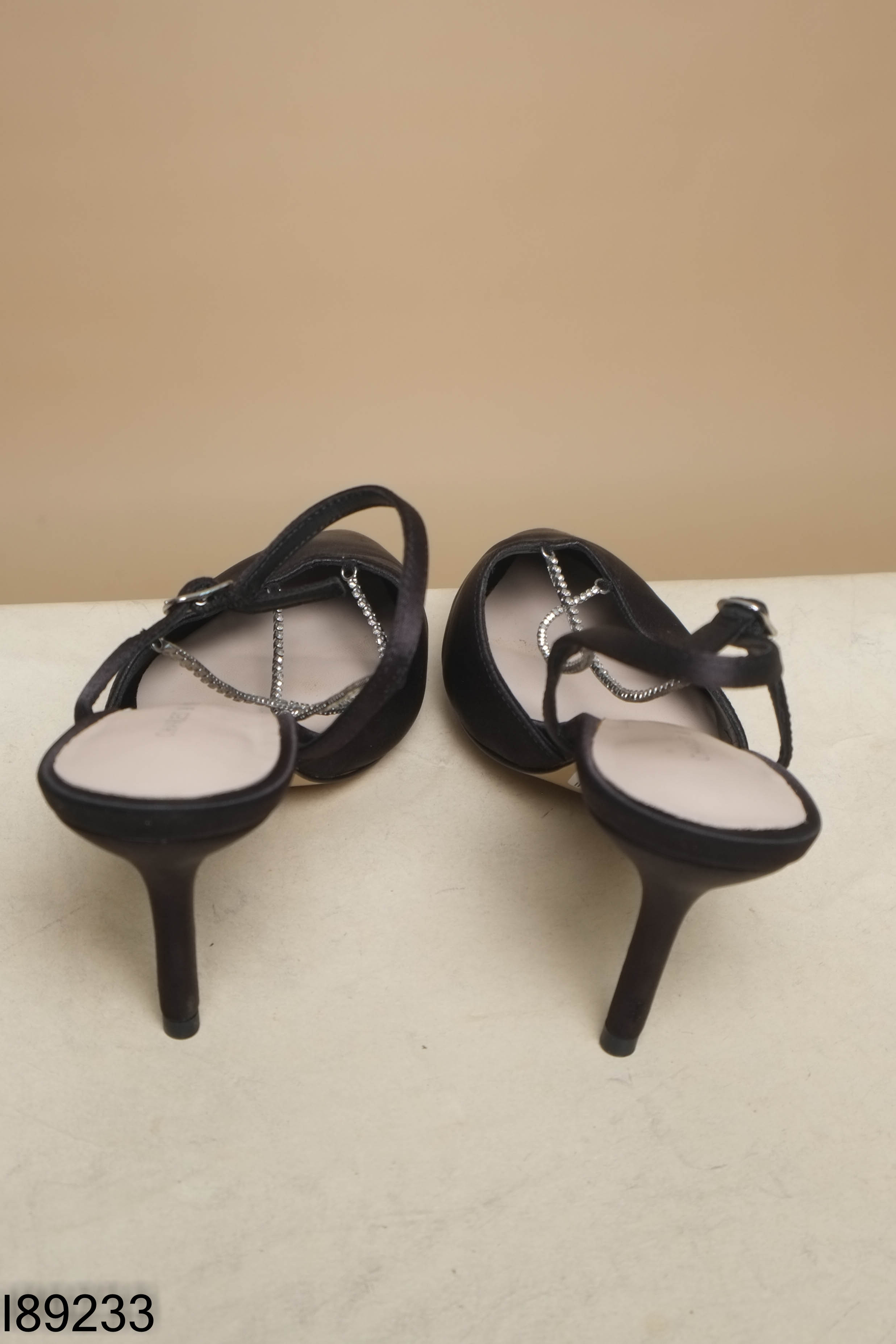Giày cao gót đen CHARLES&KEITH