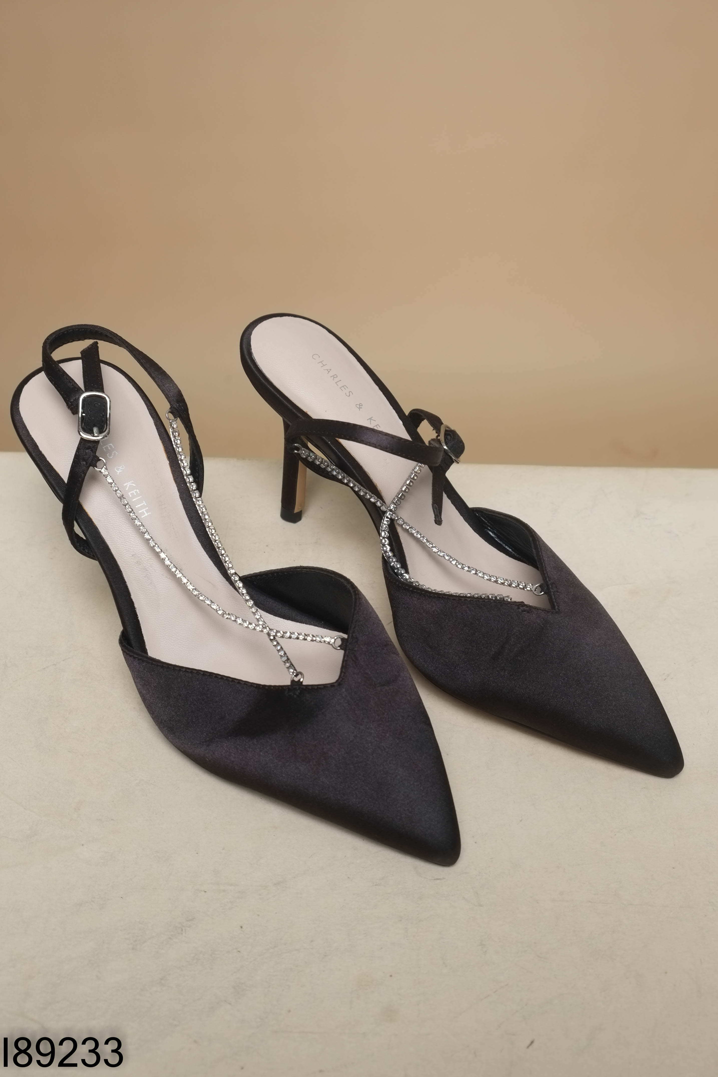 Giày cao gót đen CHARLES&KEITH