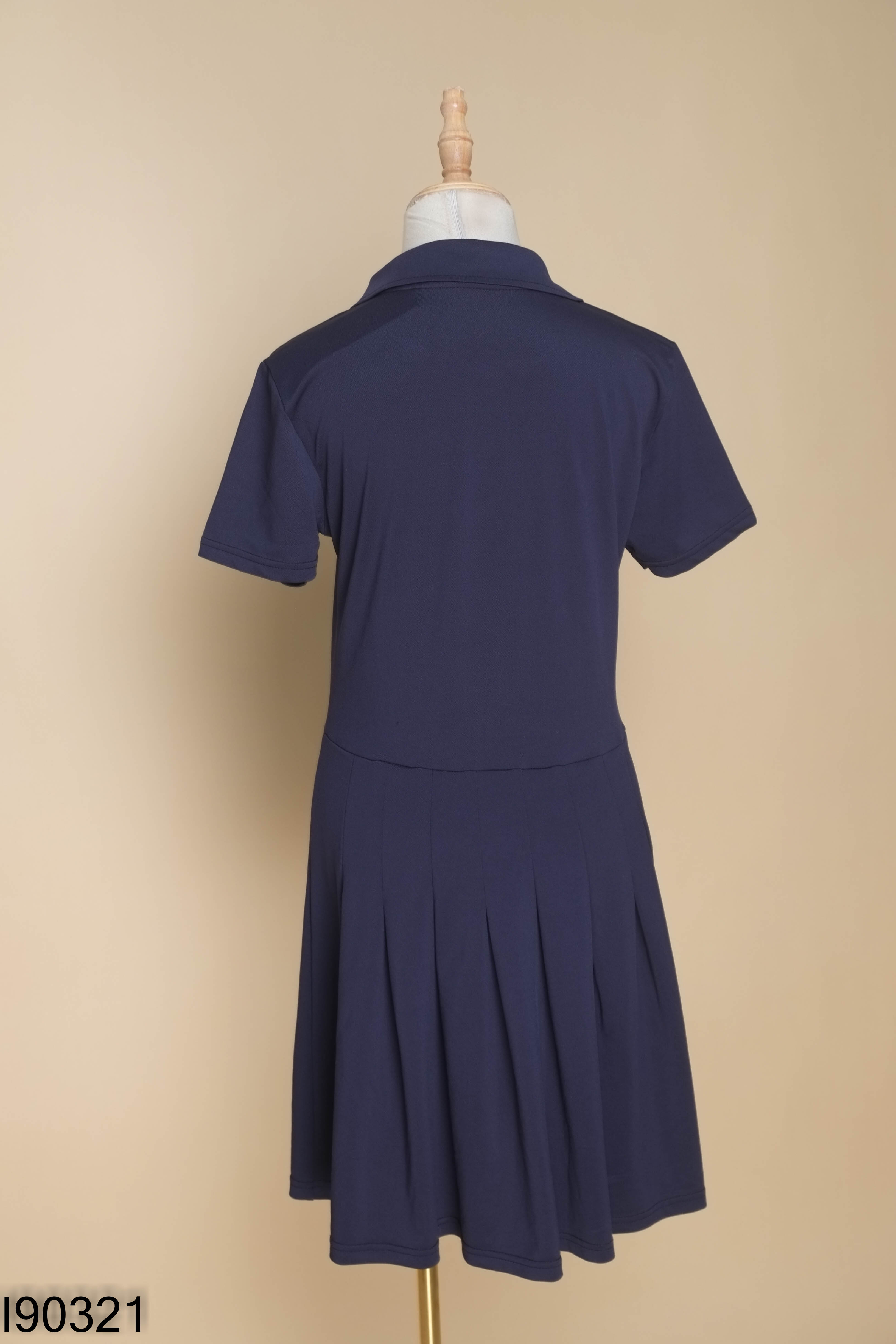 Váy xanh WHO.A.U cổ polo
