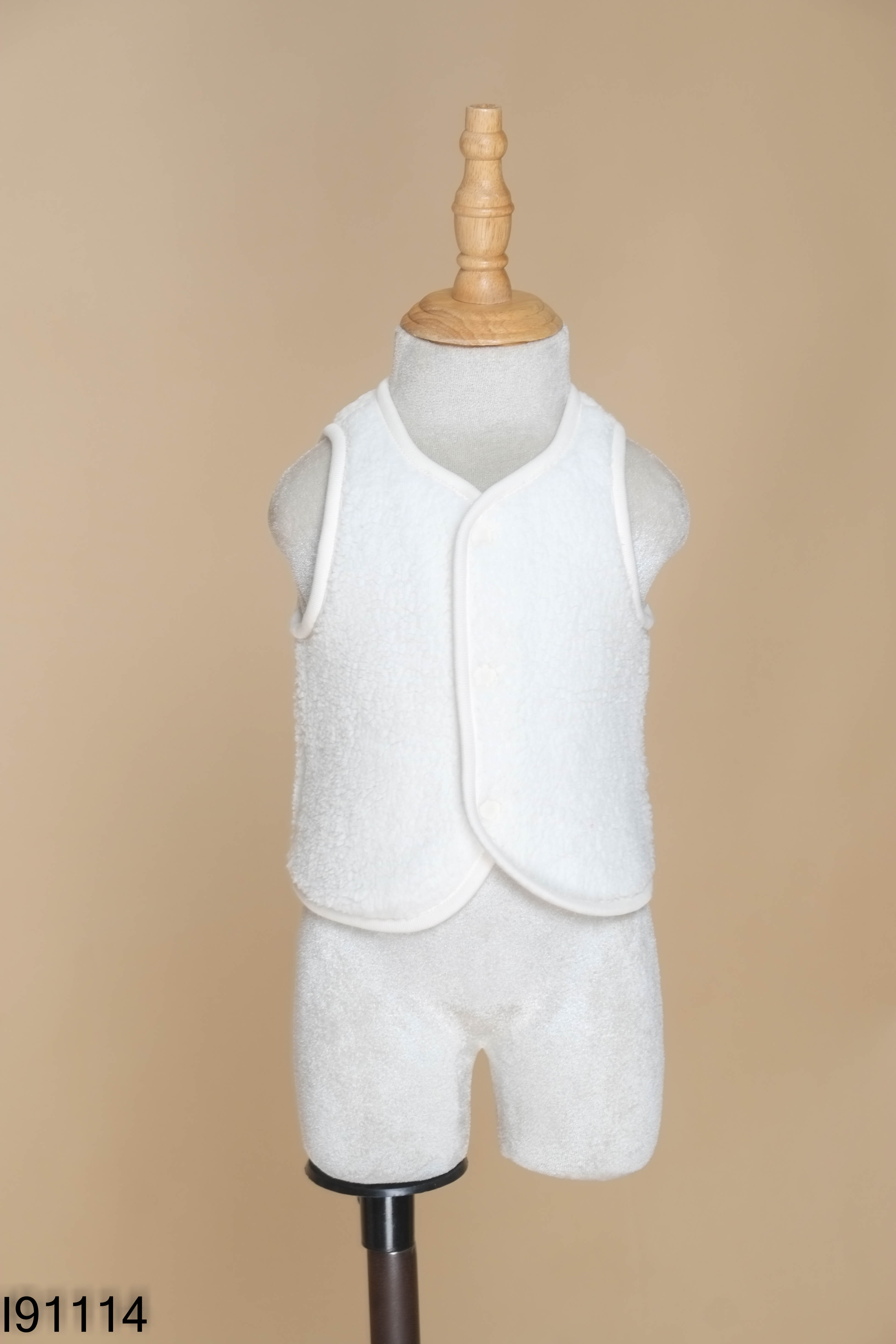 NEW ÁO UNIQLO lông trắng be kid