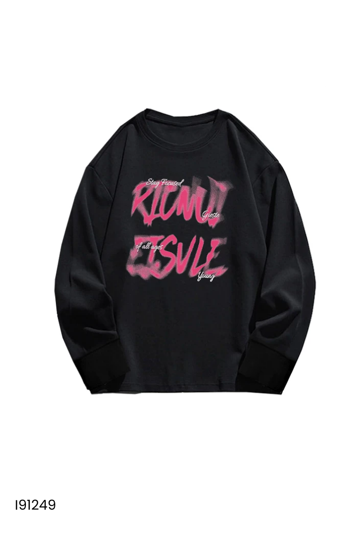 Áo sweater đen in chữ hồng