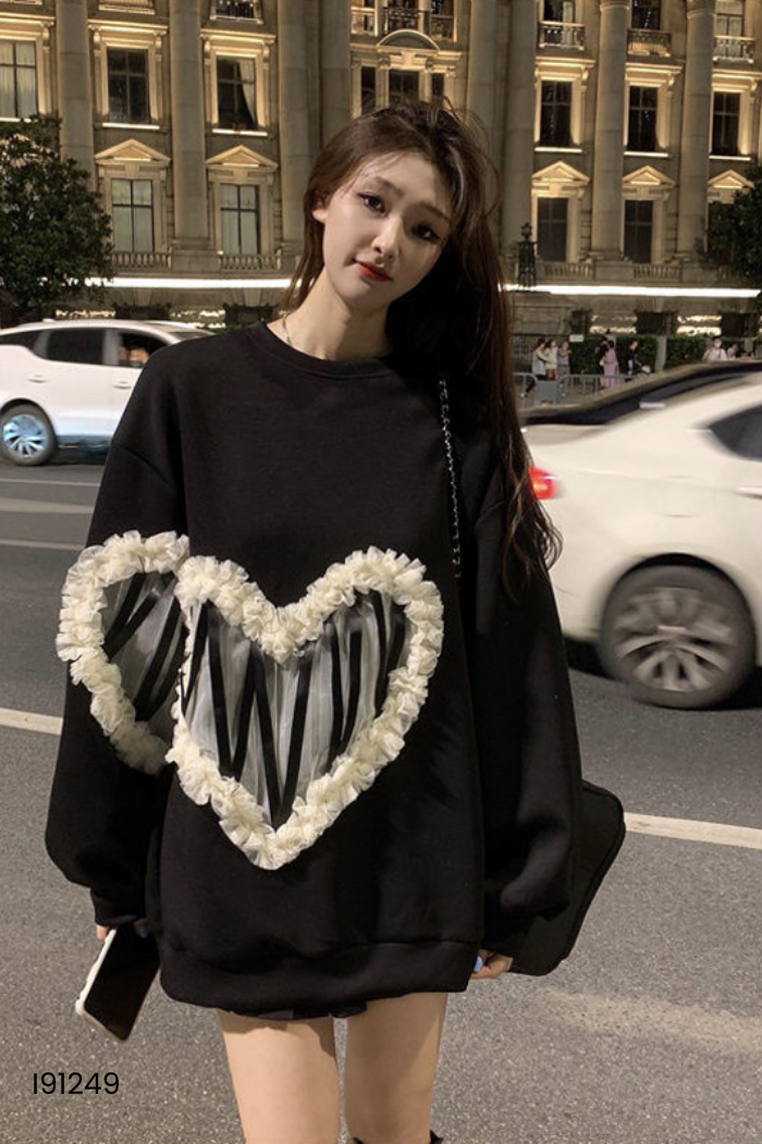 Áo sweater đen phối lưới be