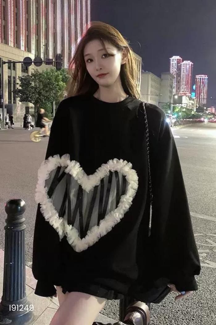 Áo sweater đen phối lưới be