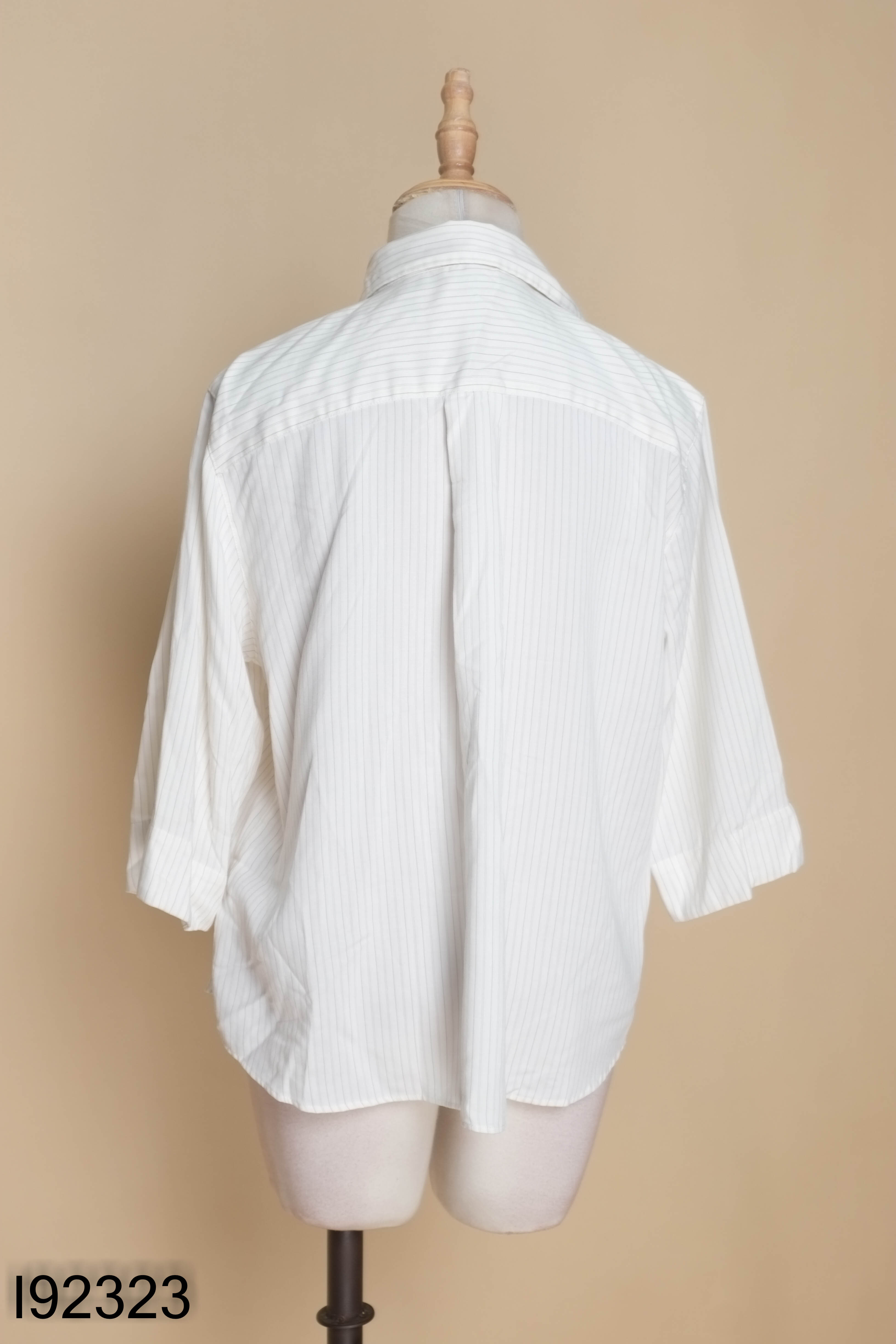 Áo sơ mi UNIQLO be sọc