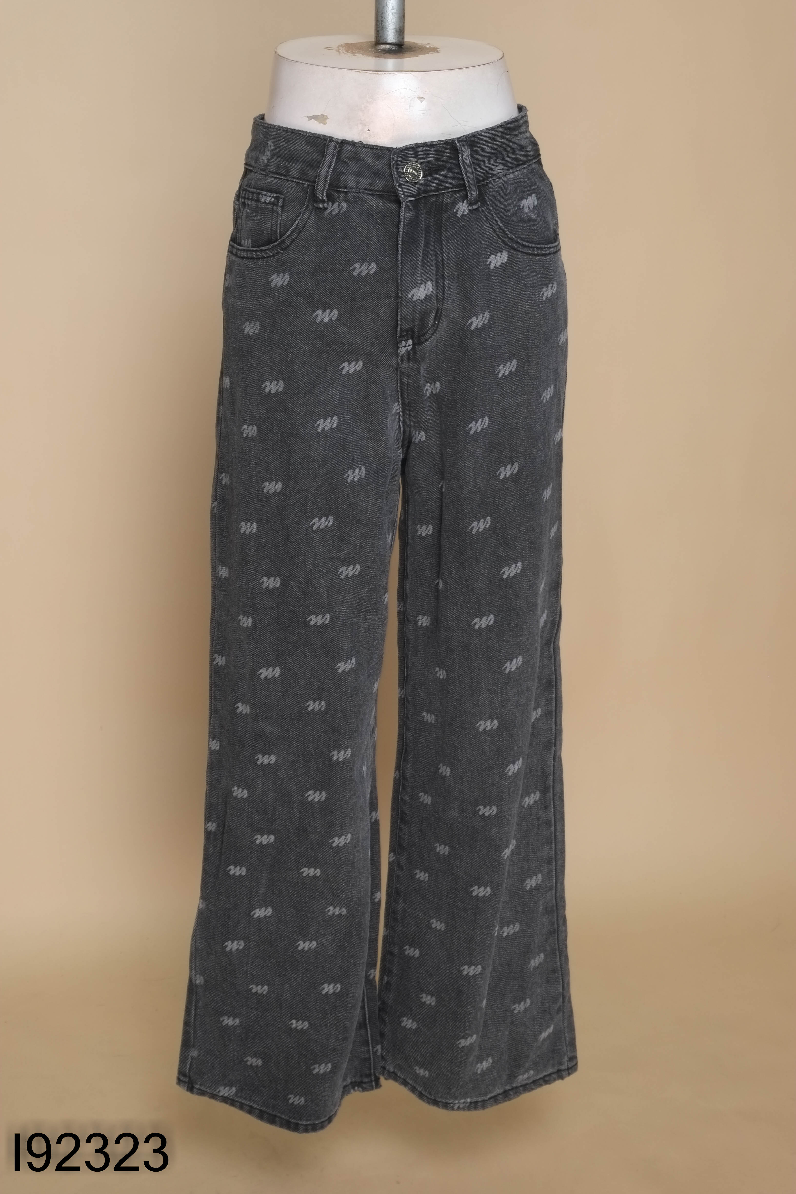 Quần jeans xám MELI in chữ