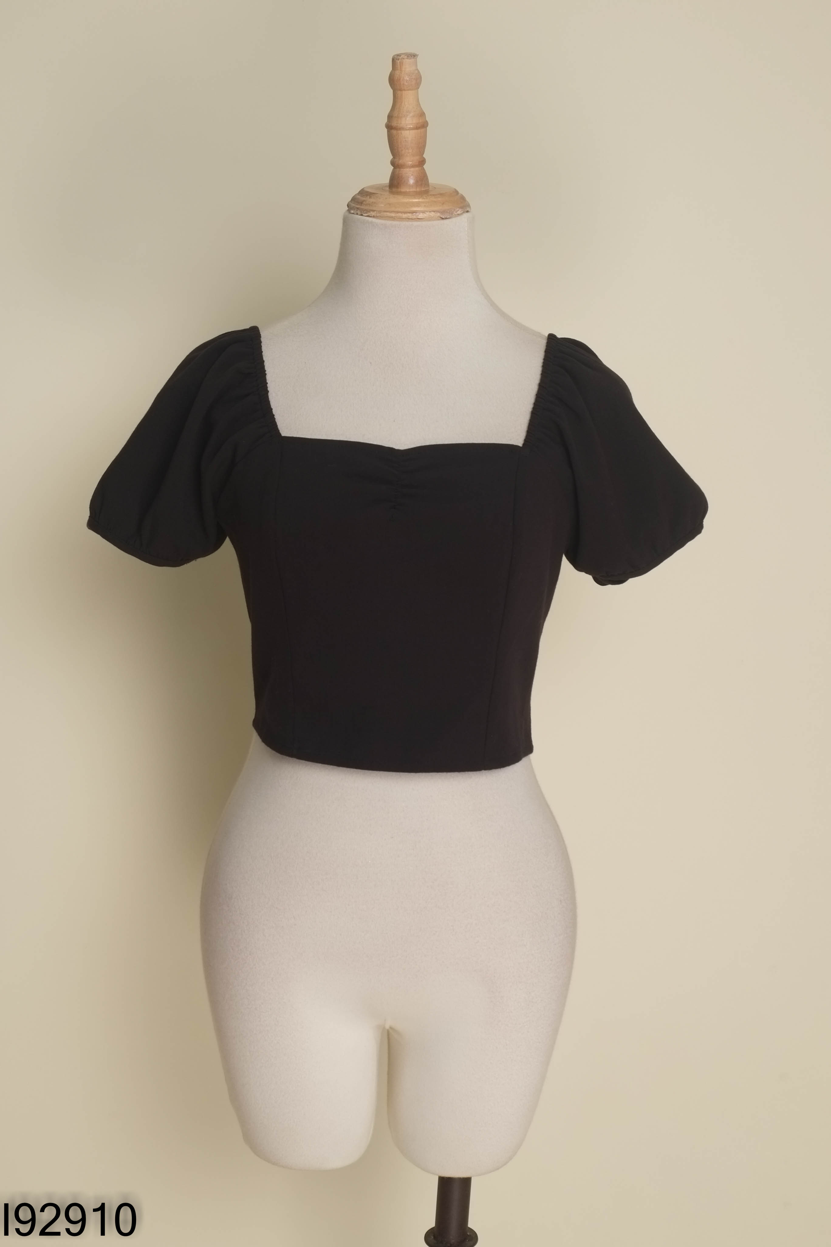 Áo đen ADORE DRESS tay phồng