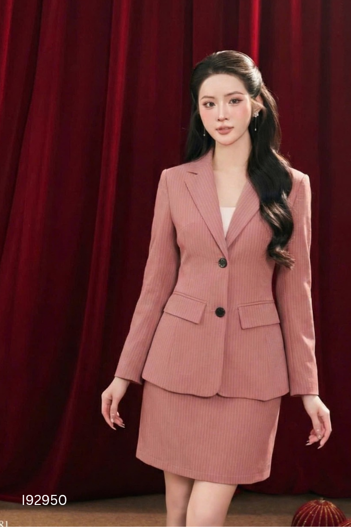 Set Áo blazer TIIN hồng sọc + chân váy