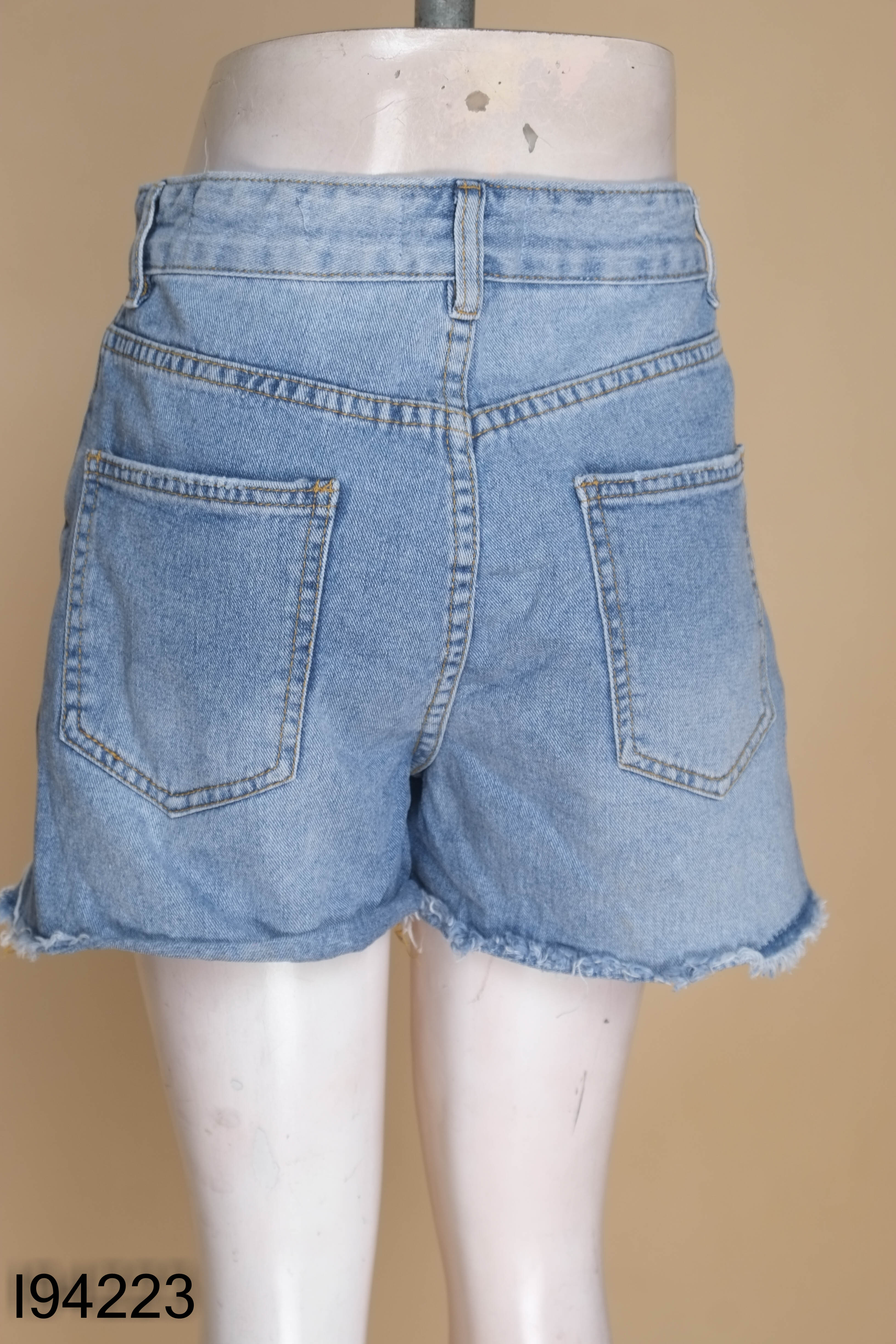 Quần shorts jeans COTTON ON xanh
