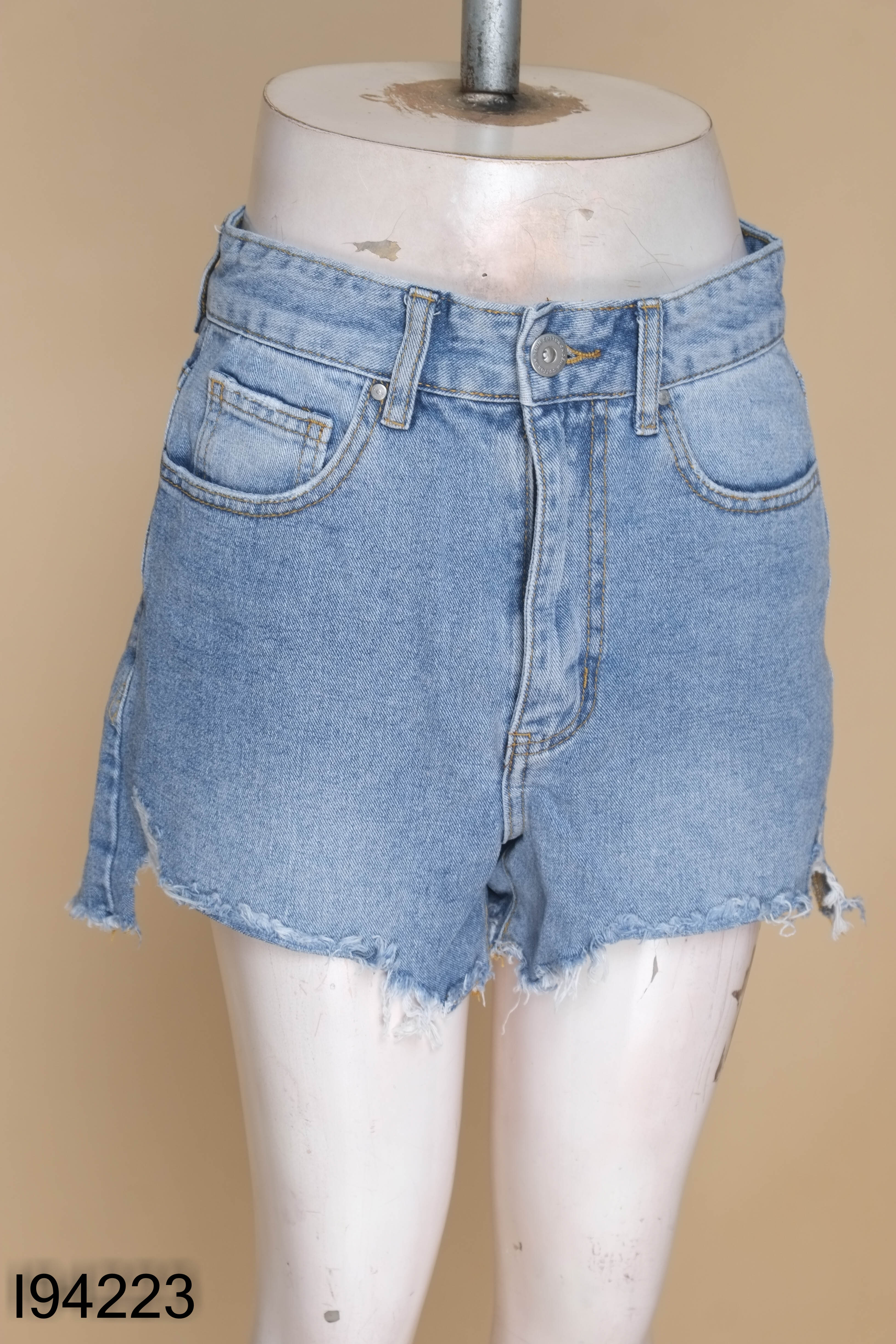 Quần shorts jeans COTTON ON xanh