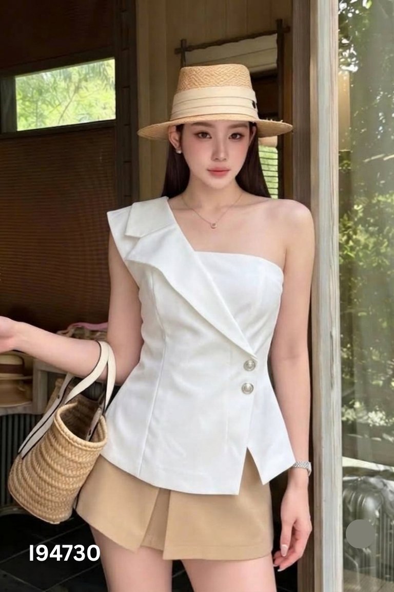 Áo trắng NEW CHIC lệch vai đính ngọc