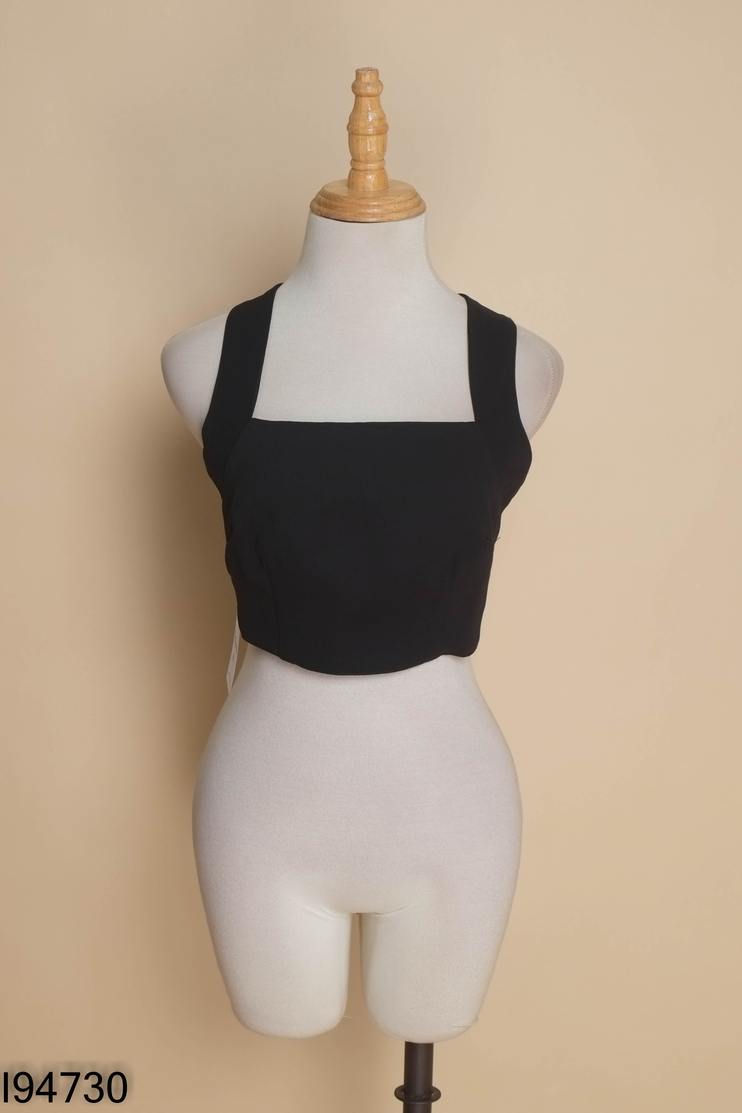 Áo đen LA BOUTIQUE đen dáng ngắn