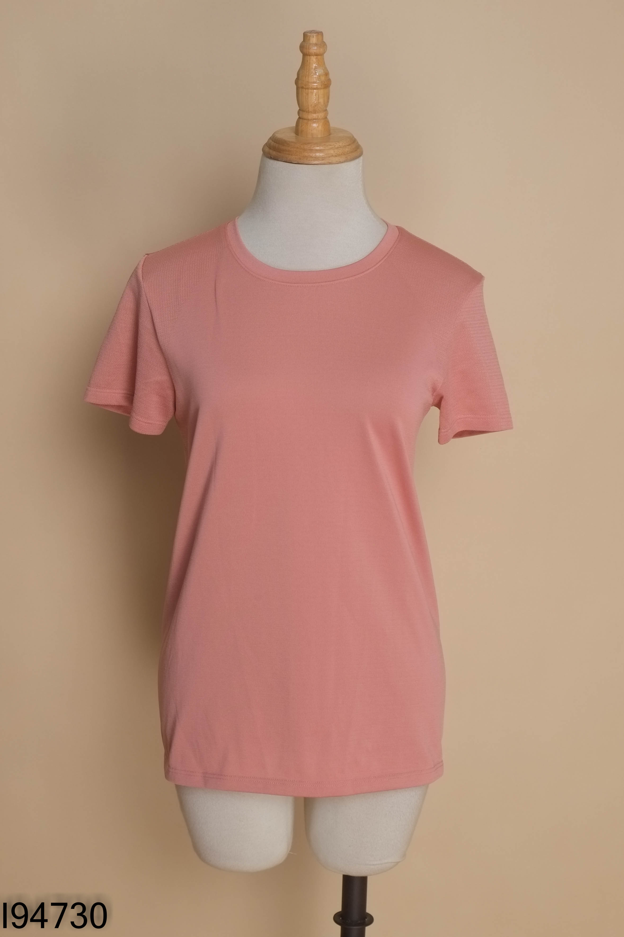 Áo UNIQLO hồng