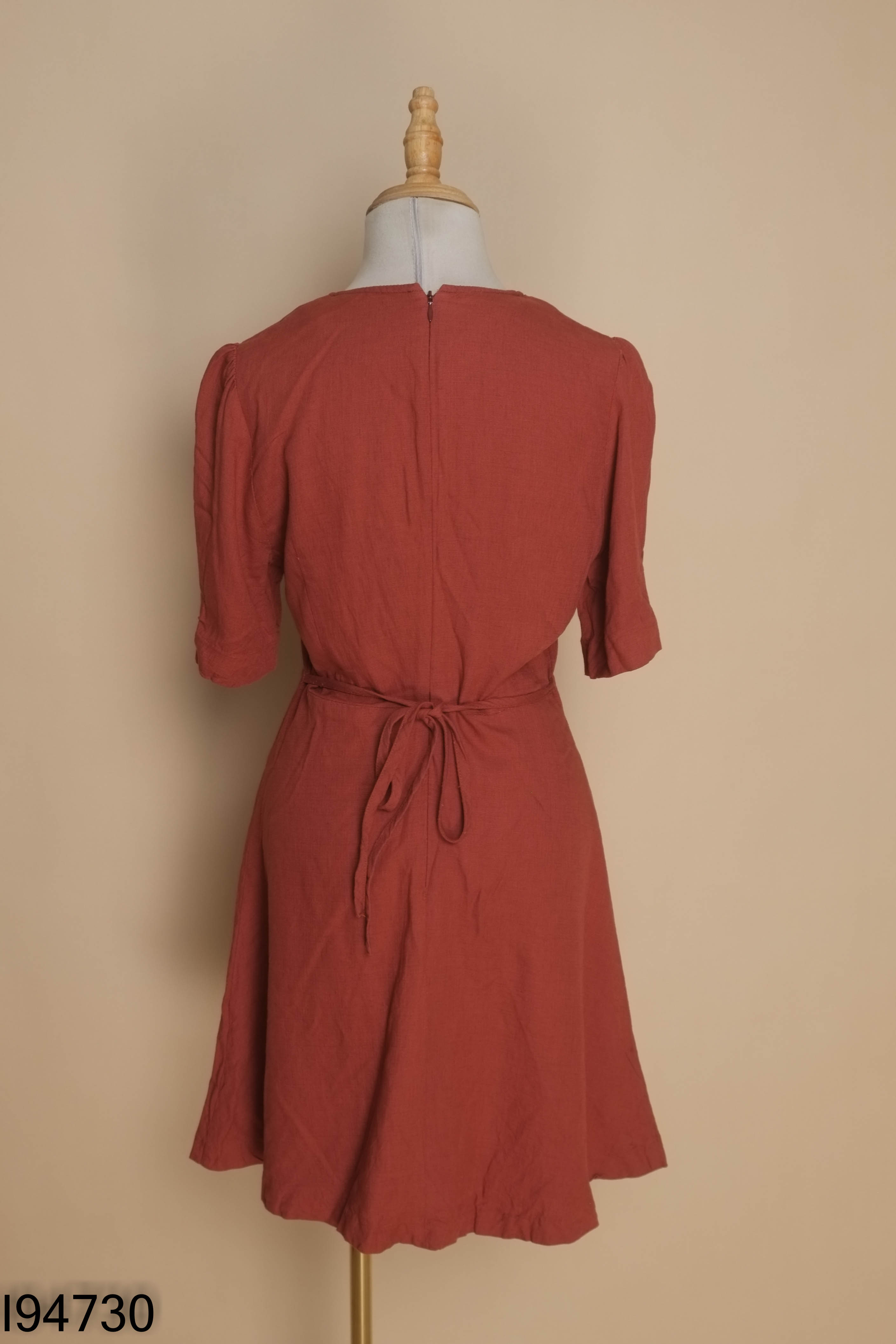 Váy linen MIXXO đỏ phối cúc