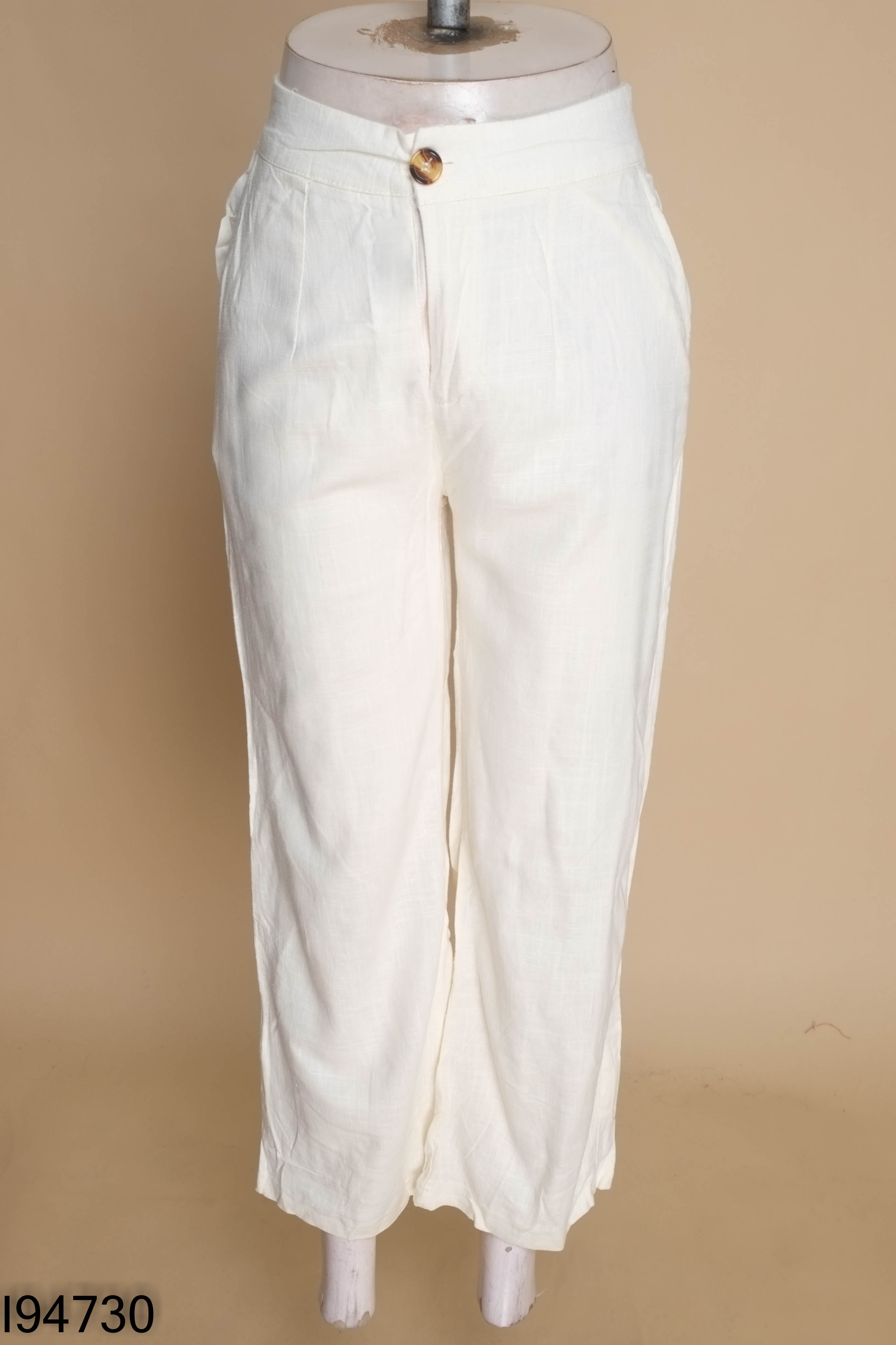 Quần linen be nhạt