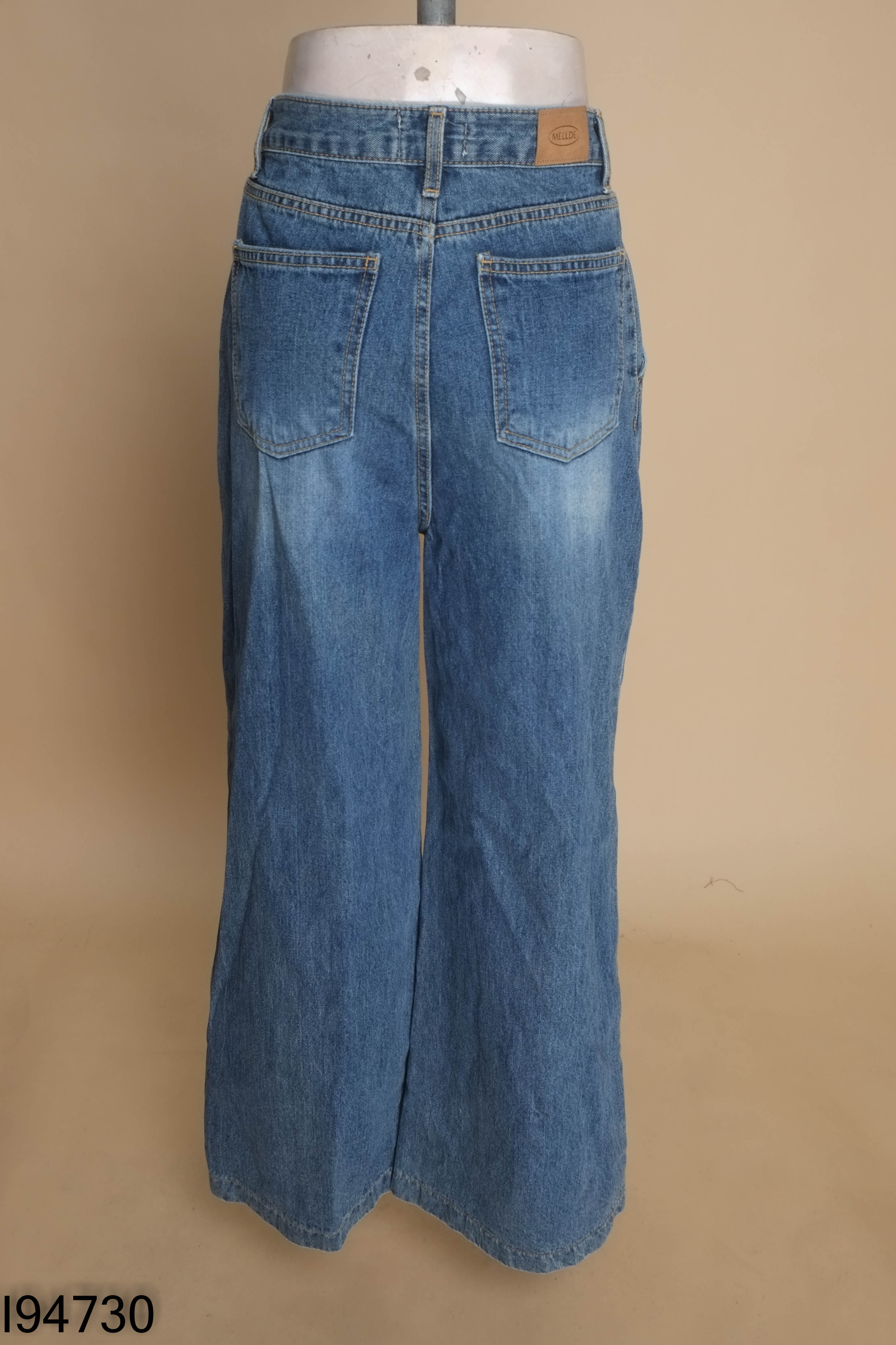 Quần jeans suông xanh trơn