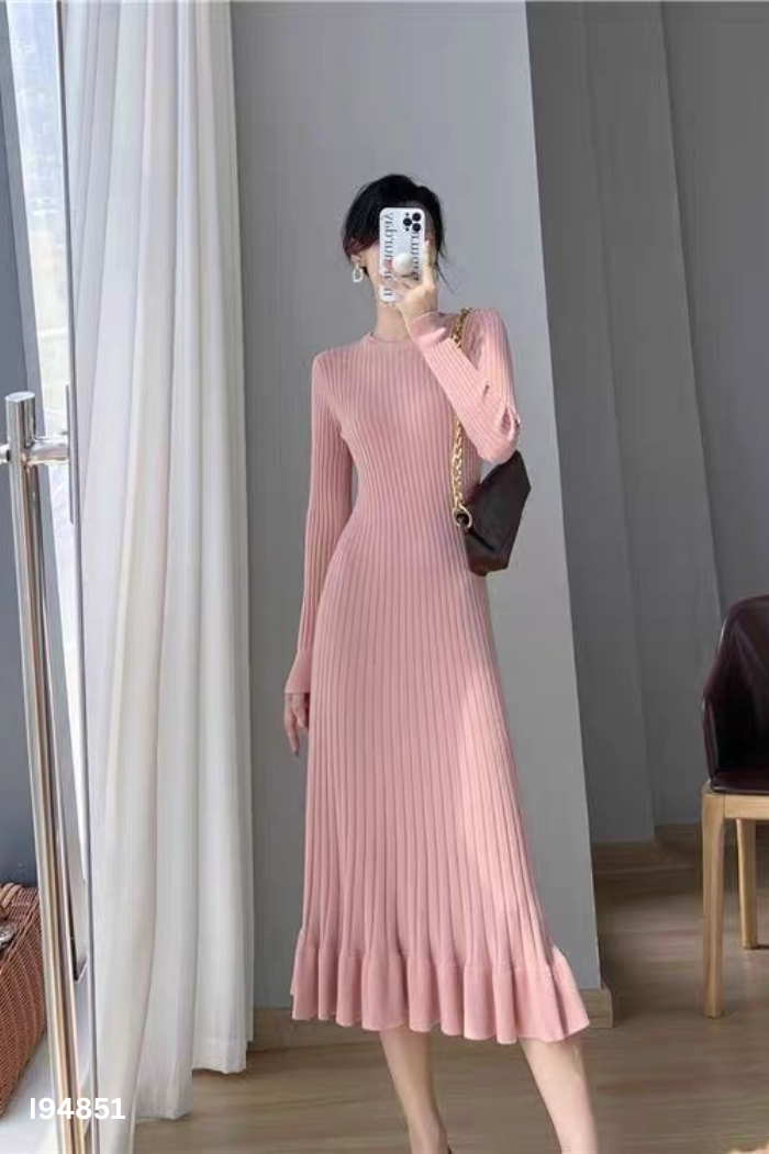 Váy len hồng phấn
