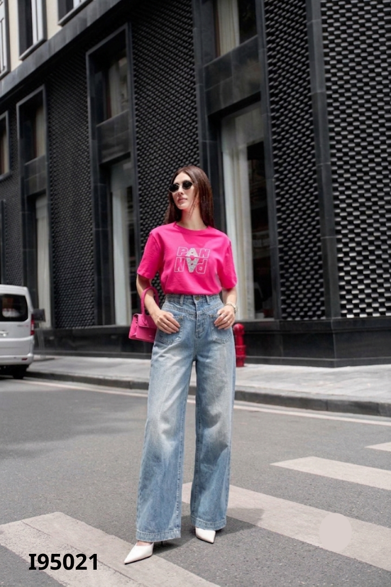 Quần jeans xanh rách