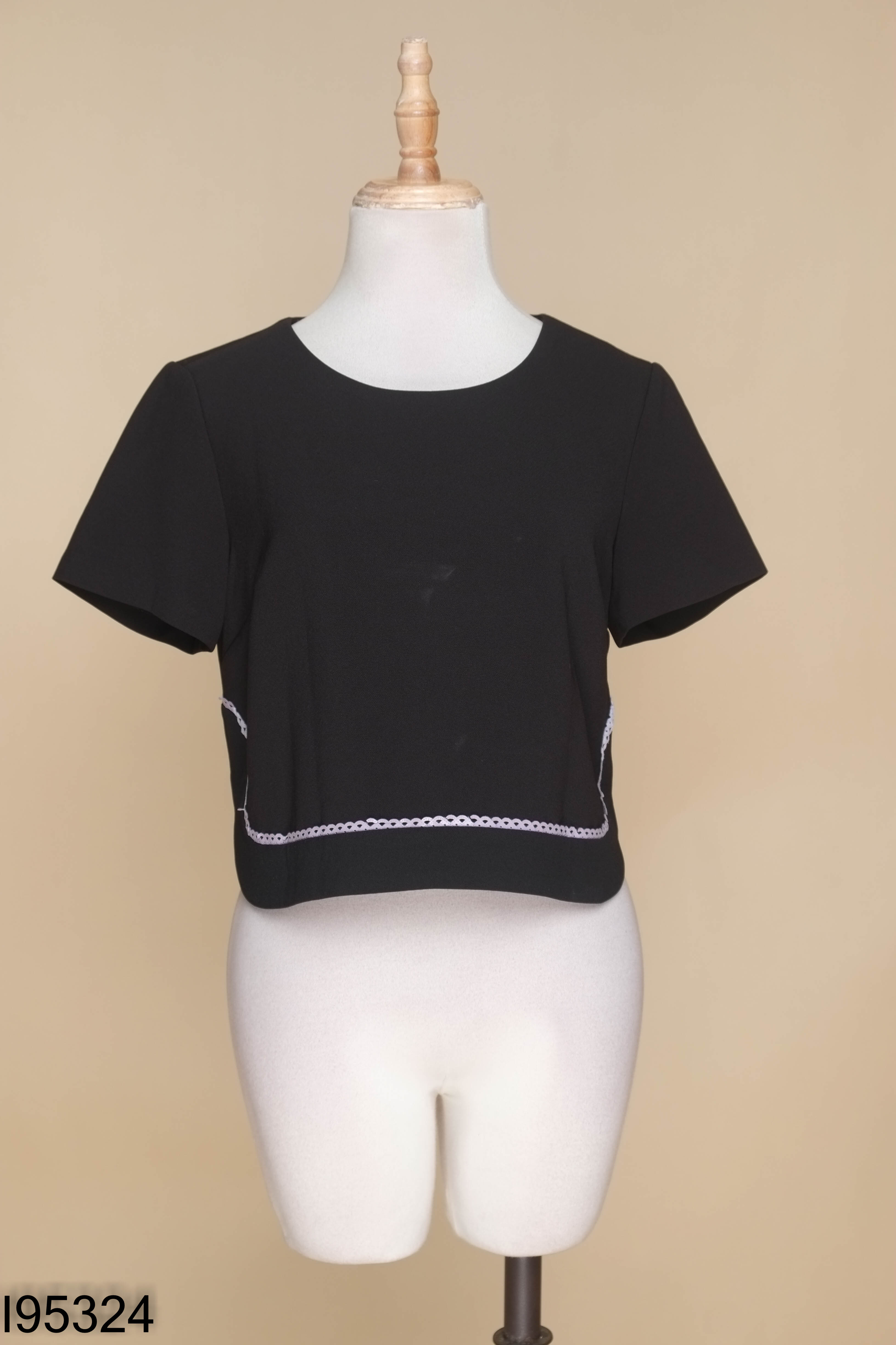 Áo IVY MODA đen viền