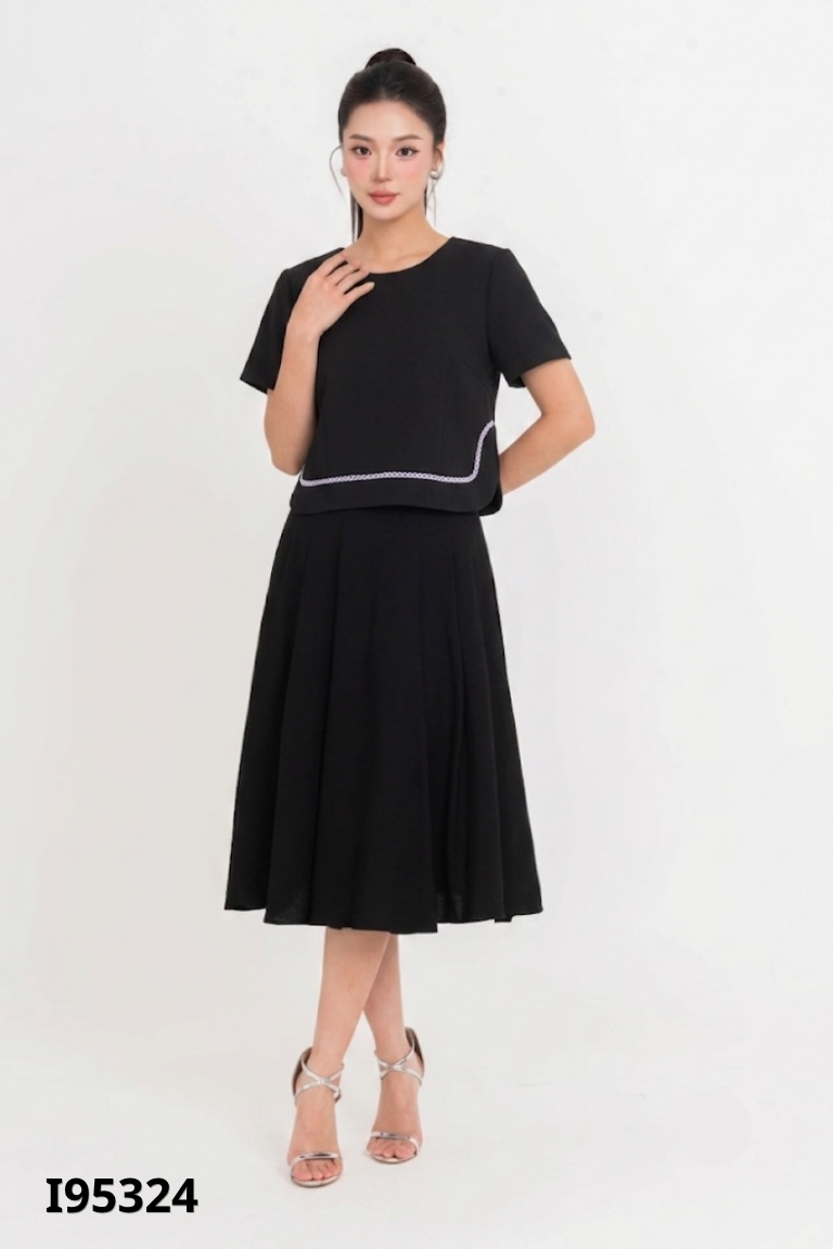 Áo IVY MODA đen viền
