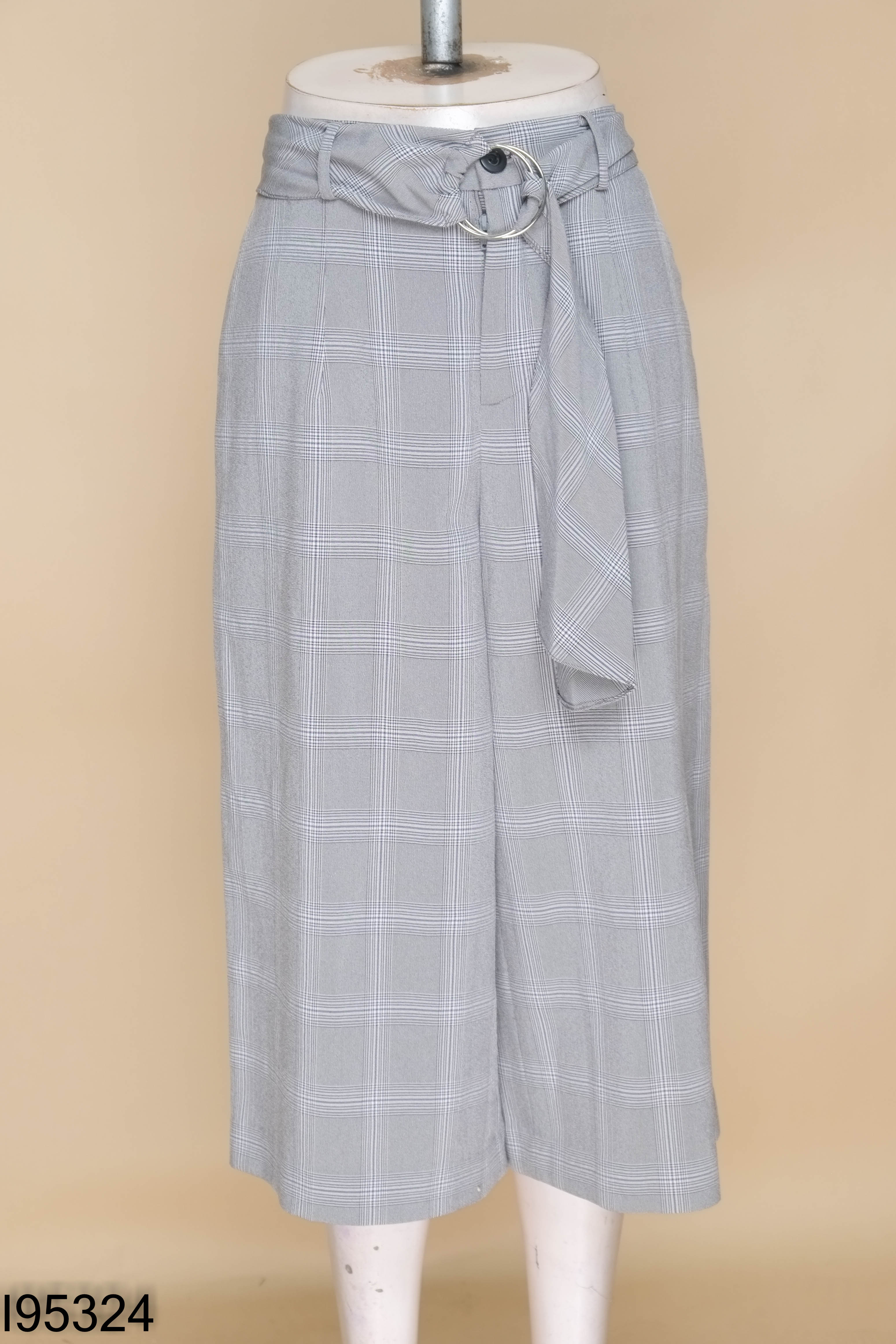 Quần IVY MODA xám kẻ caro