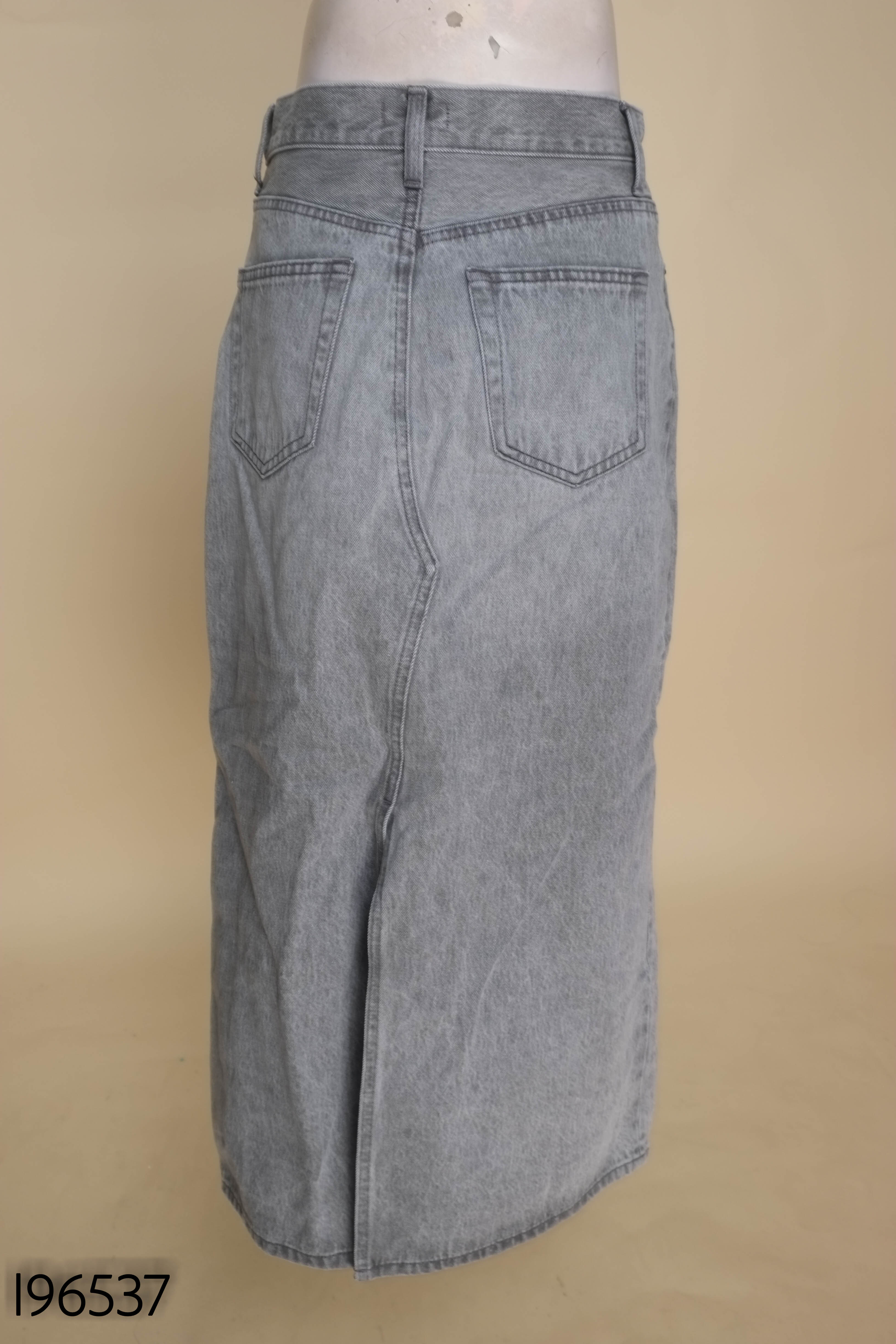 Chân váy jeans ghi UNIQLO