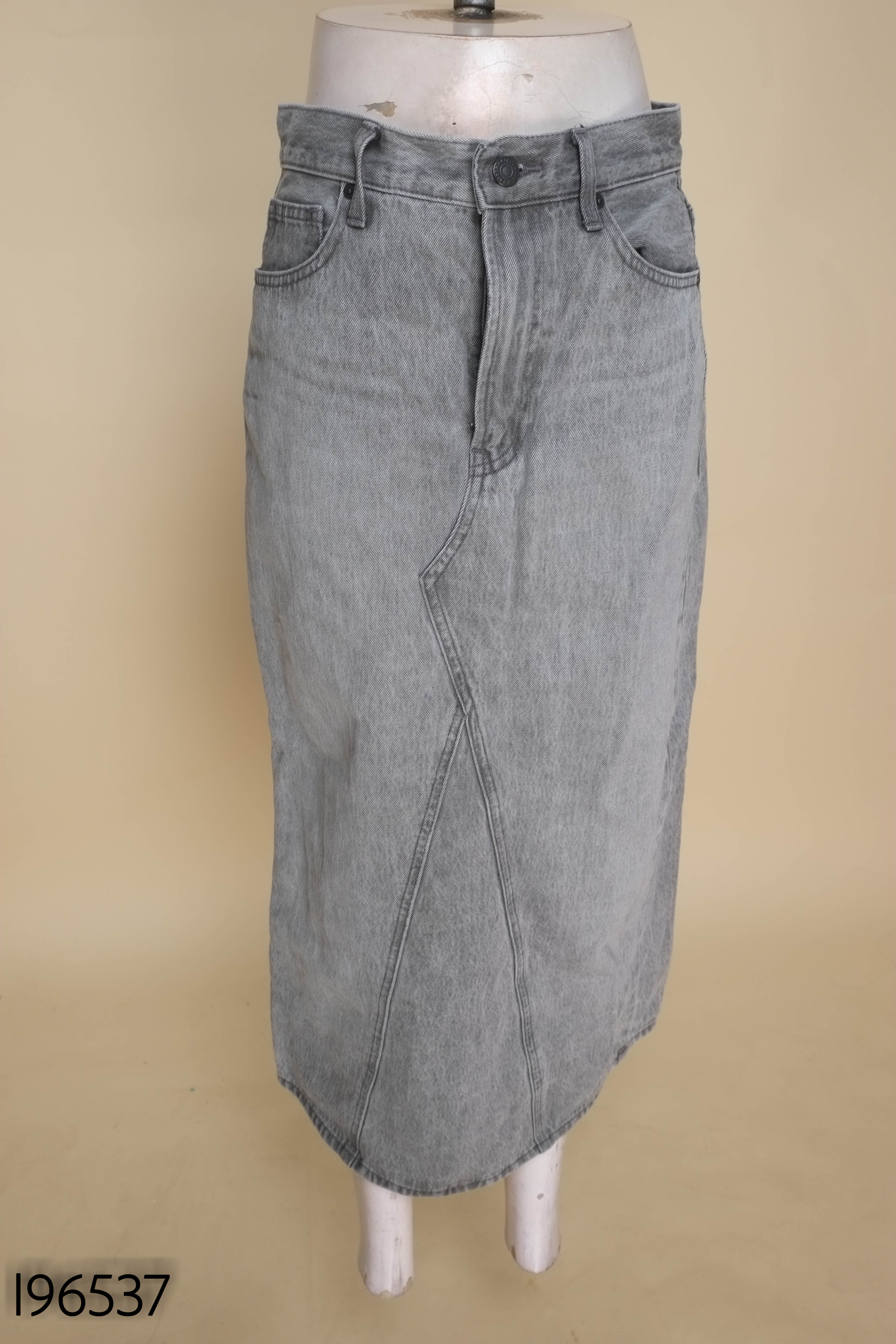 Chân váy jeans ghi UNIQLO