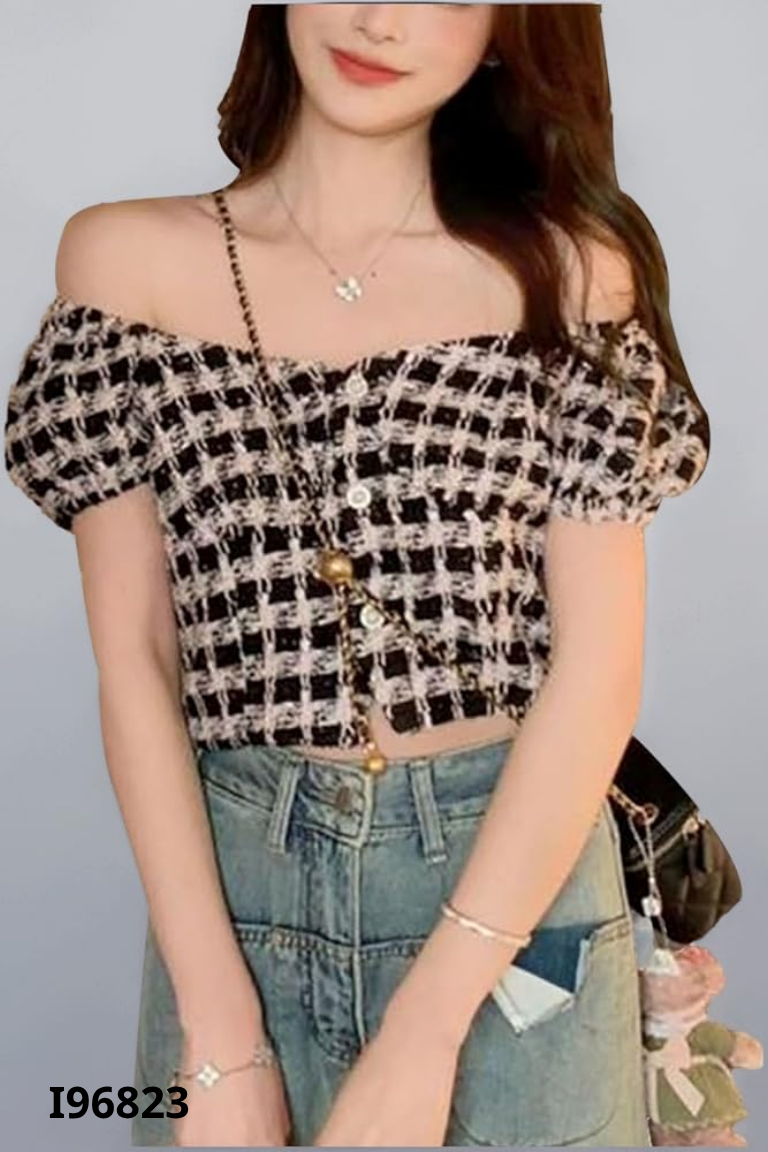 Áo hồng phối đen cúc ngọc